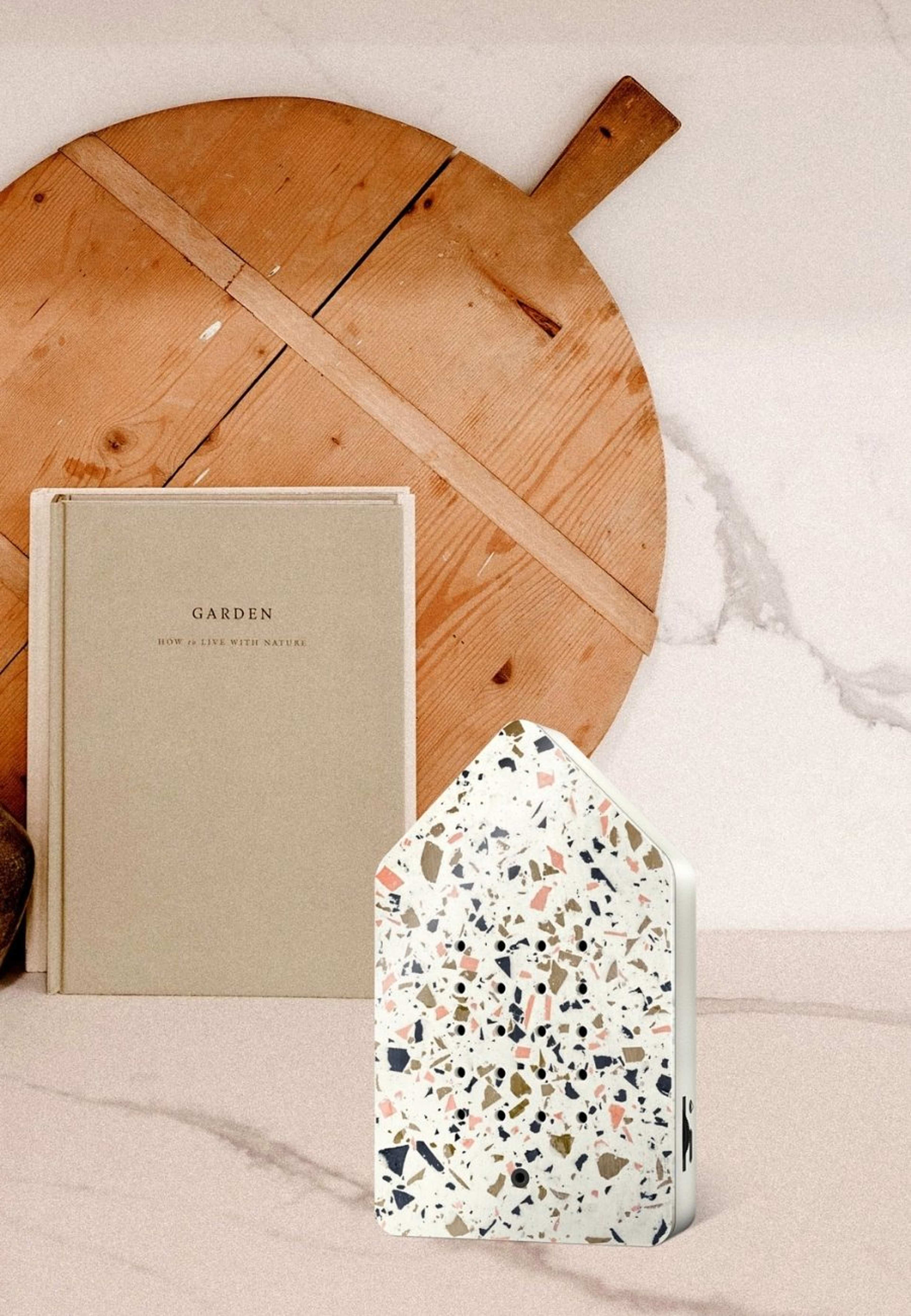Birdybox Speldosa Fågelkvitter Toffee Terrazzo