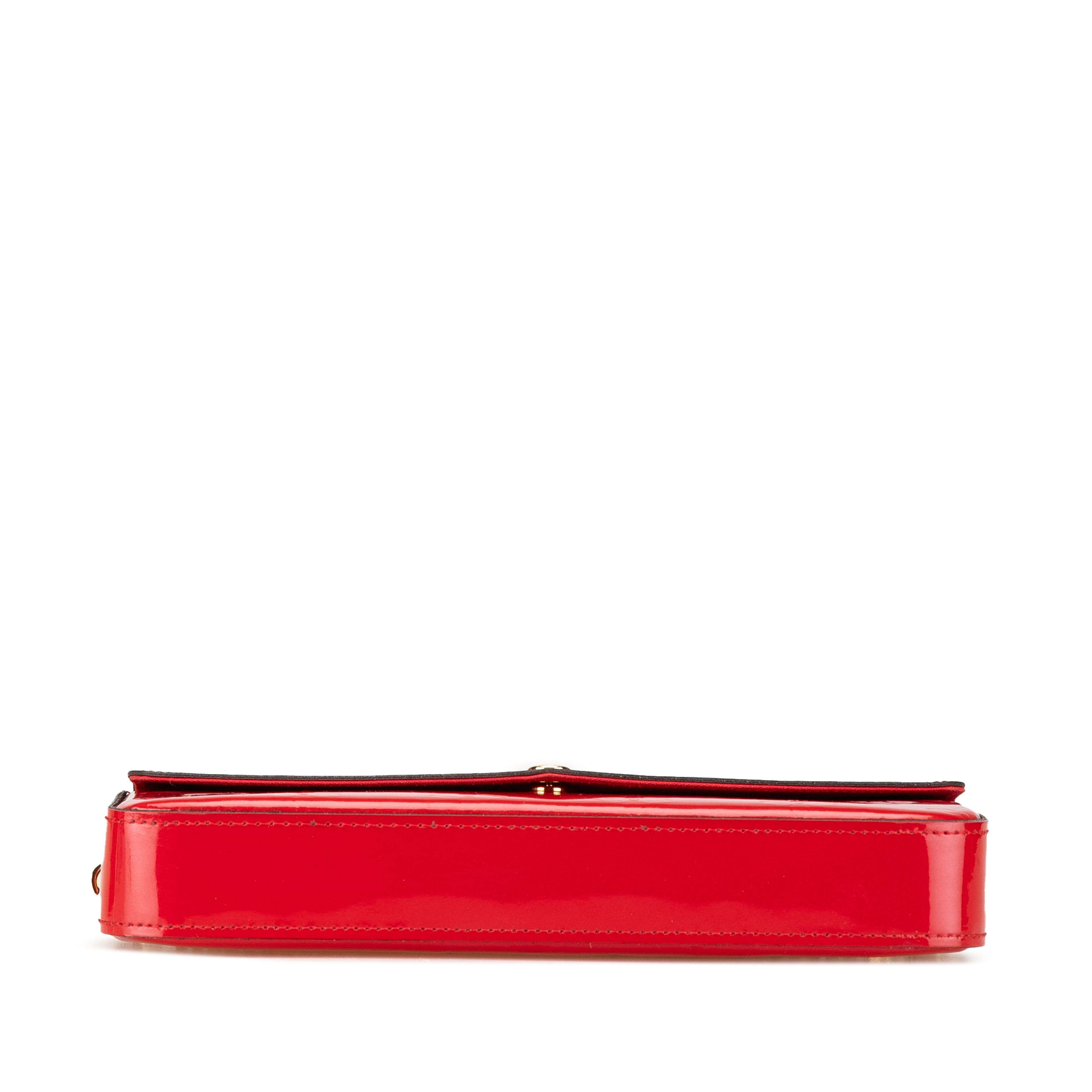 Louis Vuitton Monogram Vernis Pochette Felicie, från Luxclusif, i färgen red. Klicka för att öppna bilden i stort format
