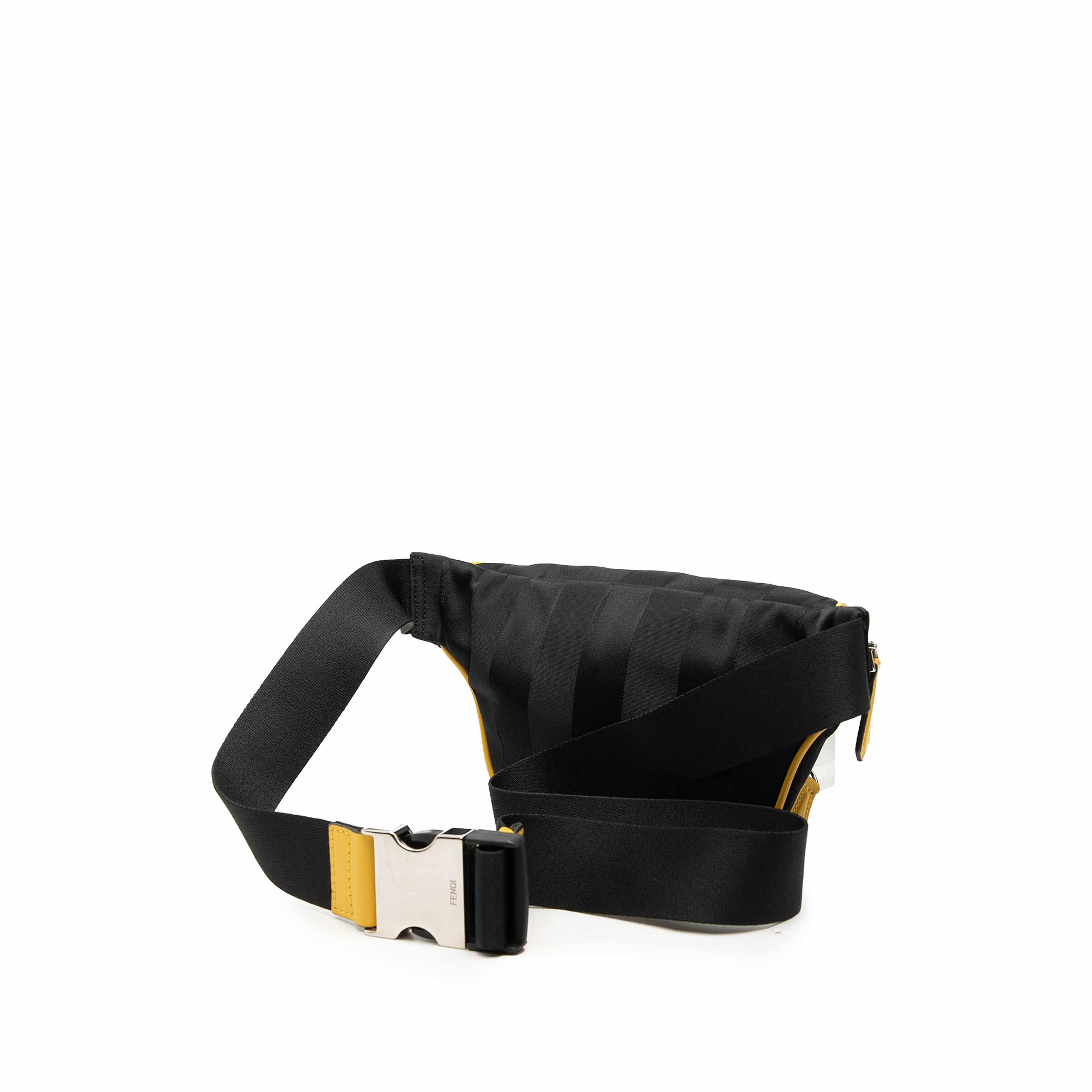 Fendi Nylon And Leather Logo Belt Bag, från Luxclusif, i färgen svart. Klicka för att öppna bilden i stort format