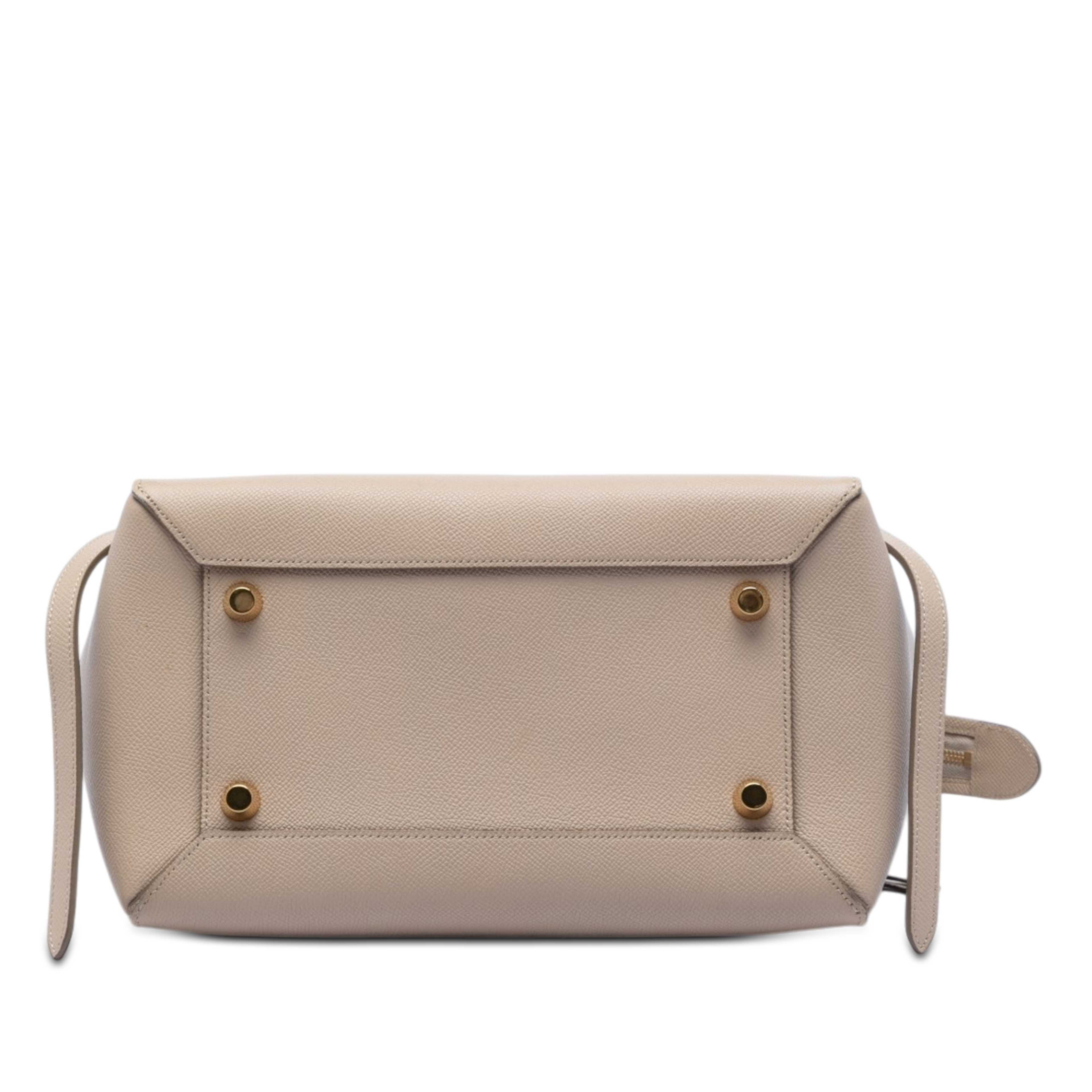 Celine Mini Grained Calfskin Belt Bag, från Luxclusif, i färgen beige. Klicka för att öppna bilden i stort format