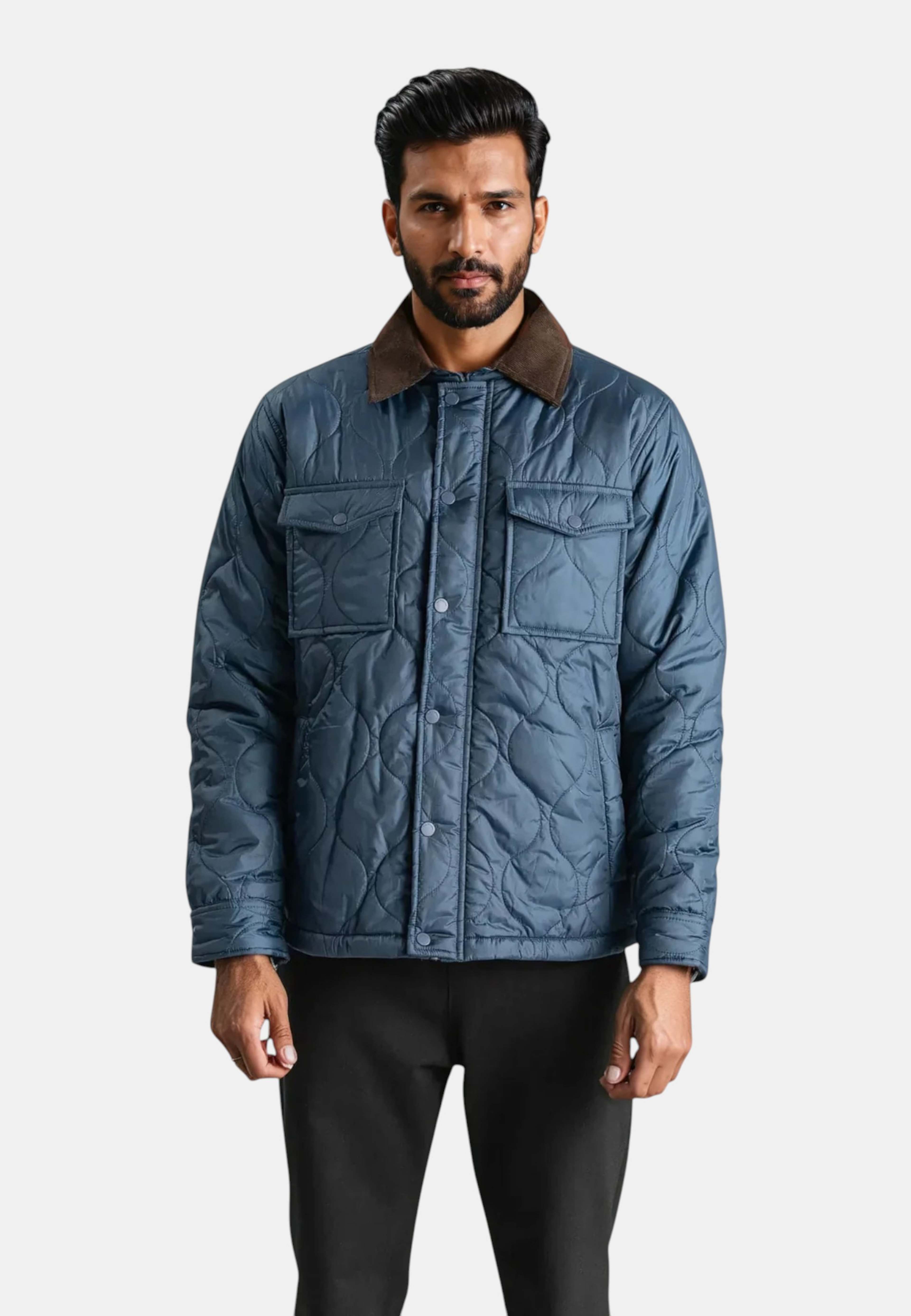 Quiltad Jacka, från TeeShoppen, i färgen marin. Klicka för att öppna bilden i stort format