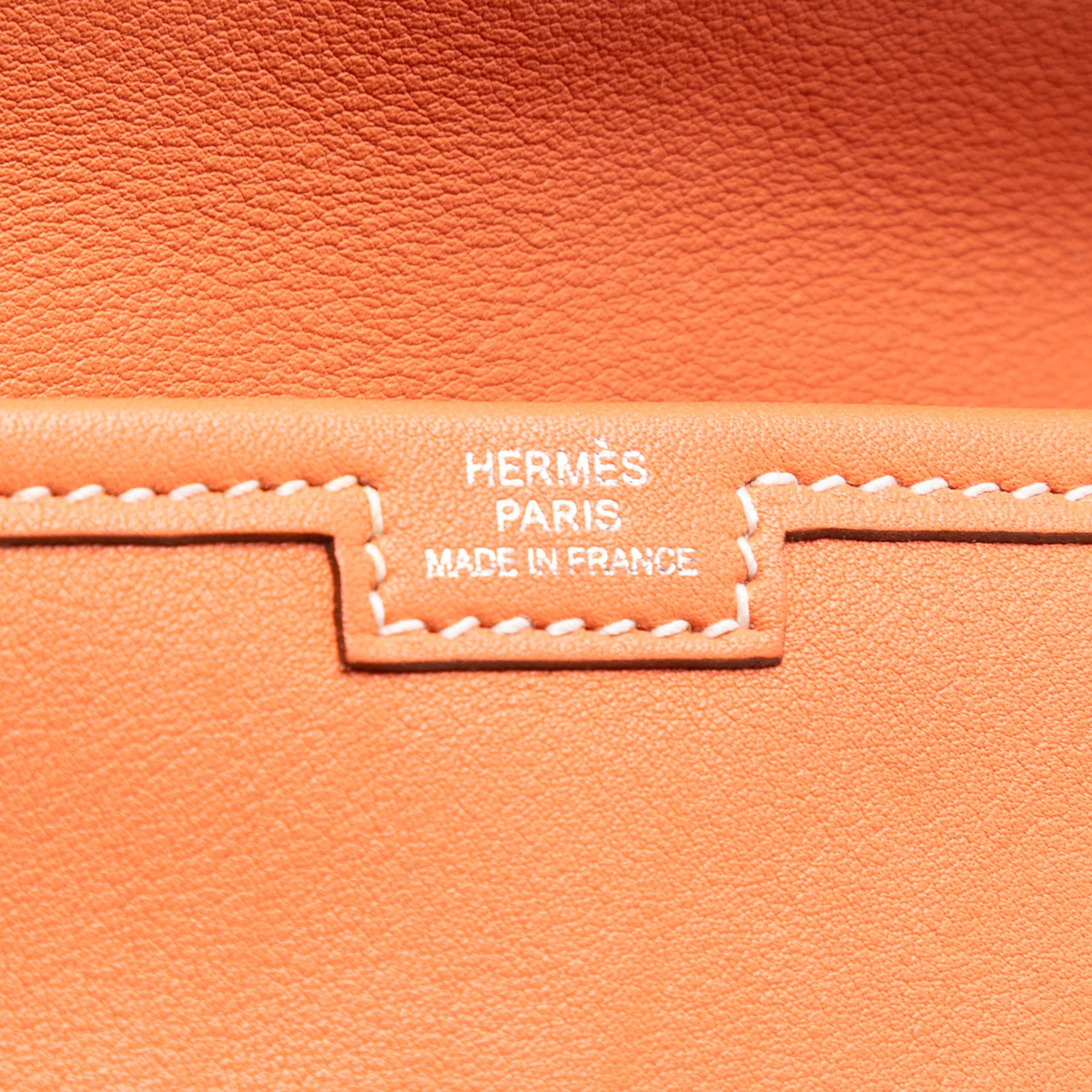Hermès Swift Jige Duo, från Luxclusif, i färgen orange. Klicka för att öppna bilden i stort format