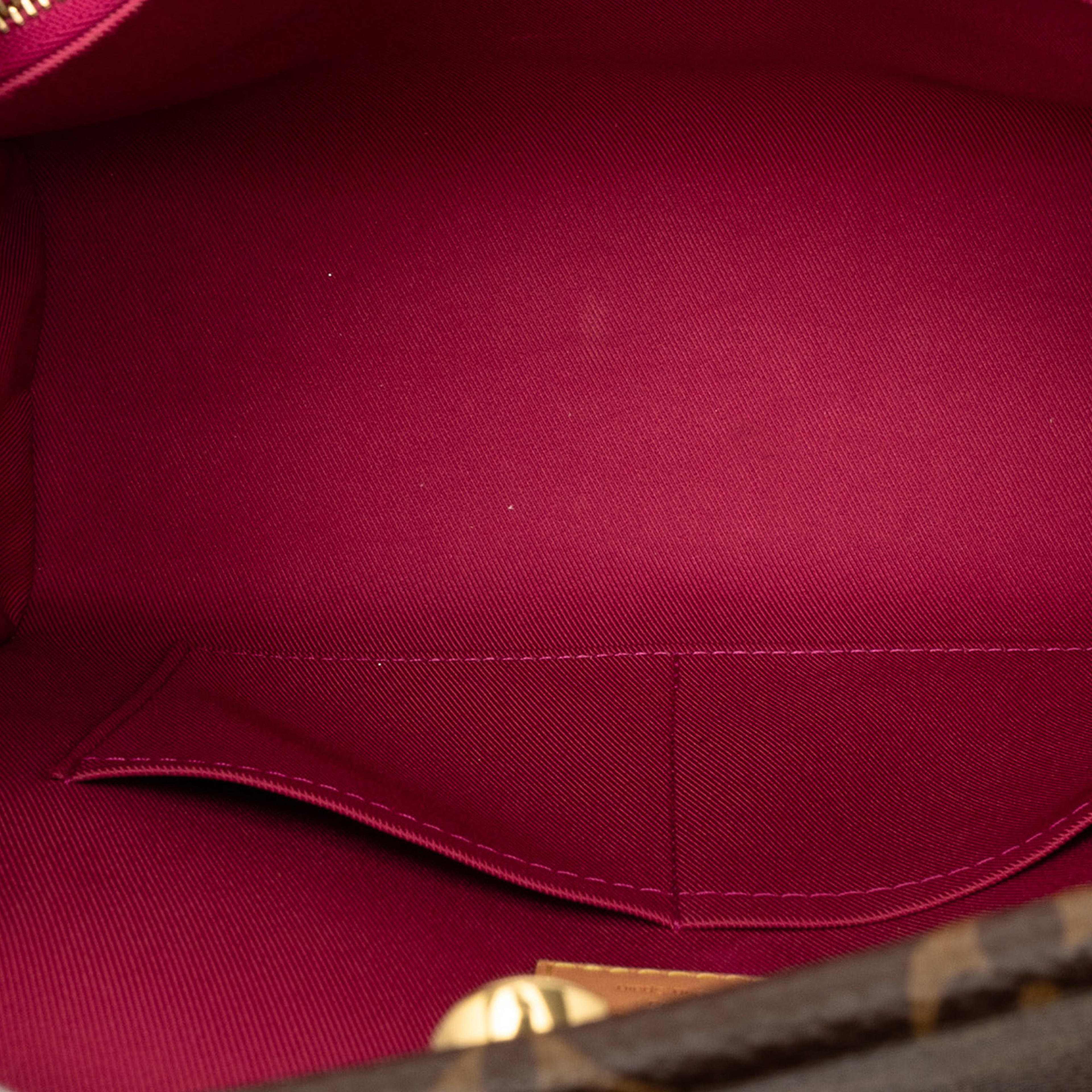 Louis Vuitton Monogram Cluny Bb, från Luxclusif, i färgen brown. Klicka för att öppna bilden i stort format