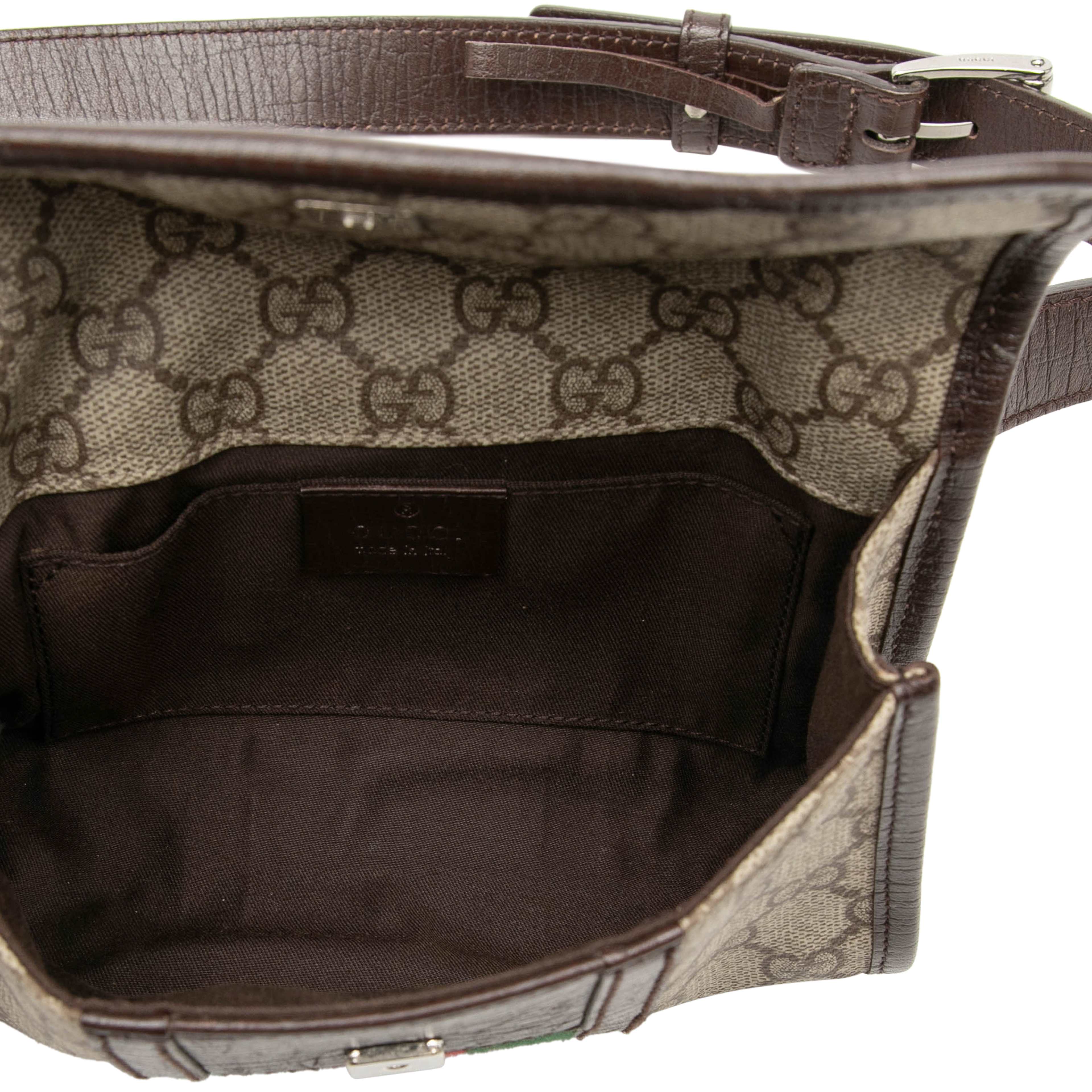 Gucci Gg Supreme Web Belt Bag, från Luxclusif, i färgen beige. Klicka för att öppna bilden i stort format