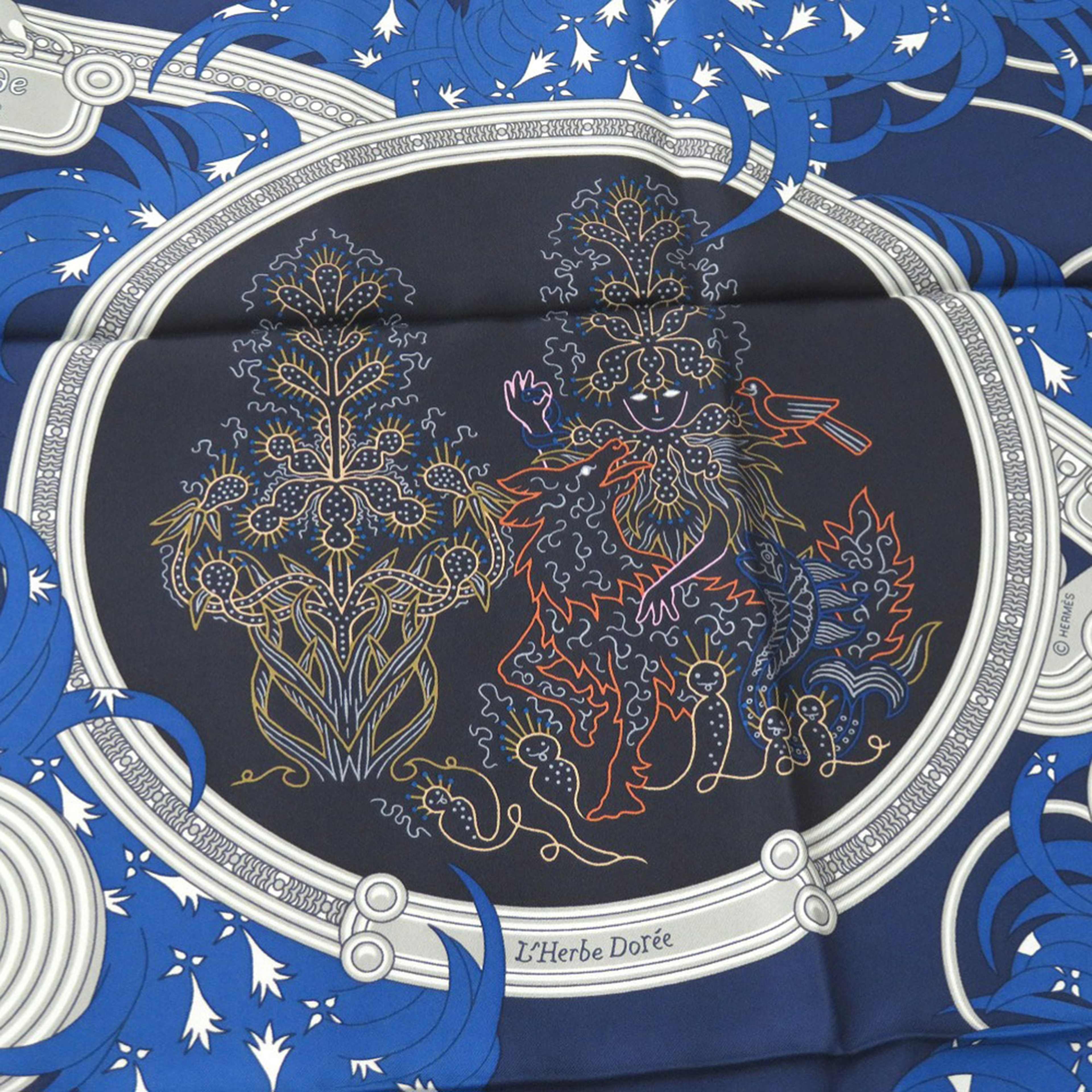 Hermès Legende Brodee Silk Scarf, från Luxclusif, i färgen blue. Klicka för att öppna bilden i stort format