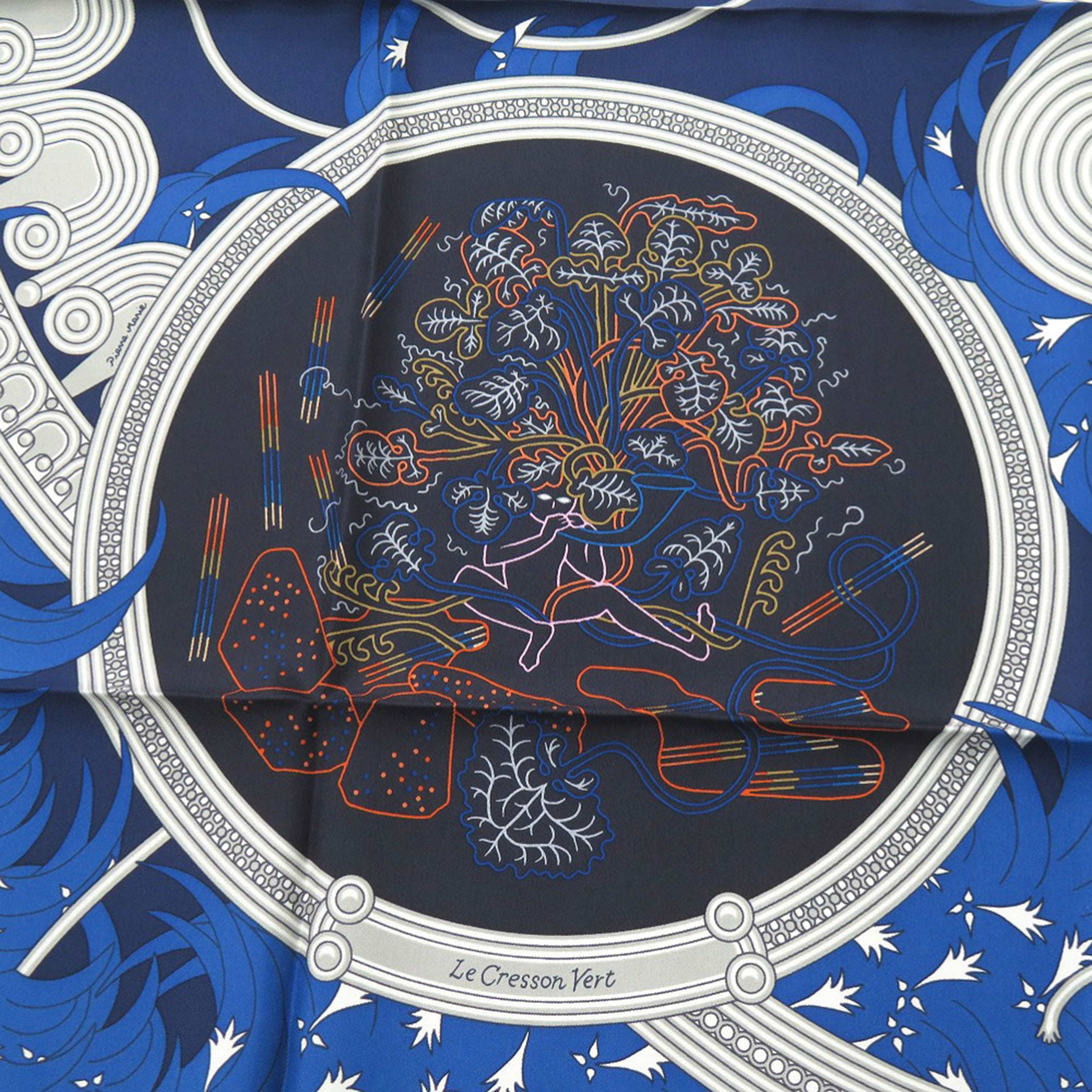 Hermès Legende Brodee Silk Scarf, från Luxclusif, i färgen blue. Klicka för att öppna bilden i stort format