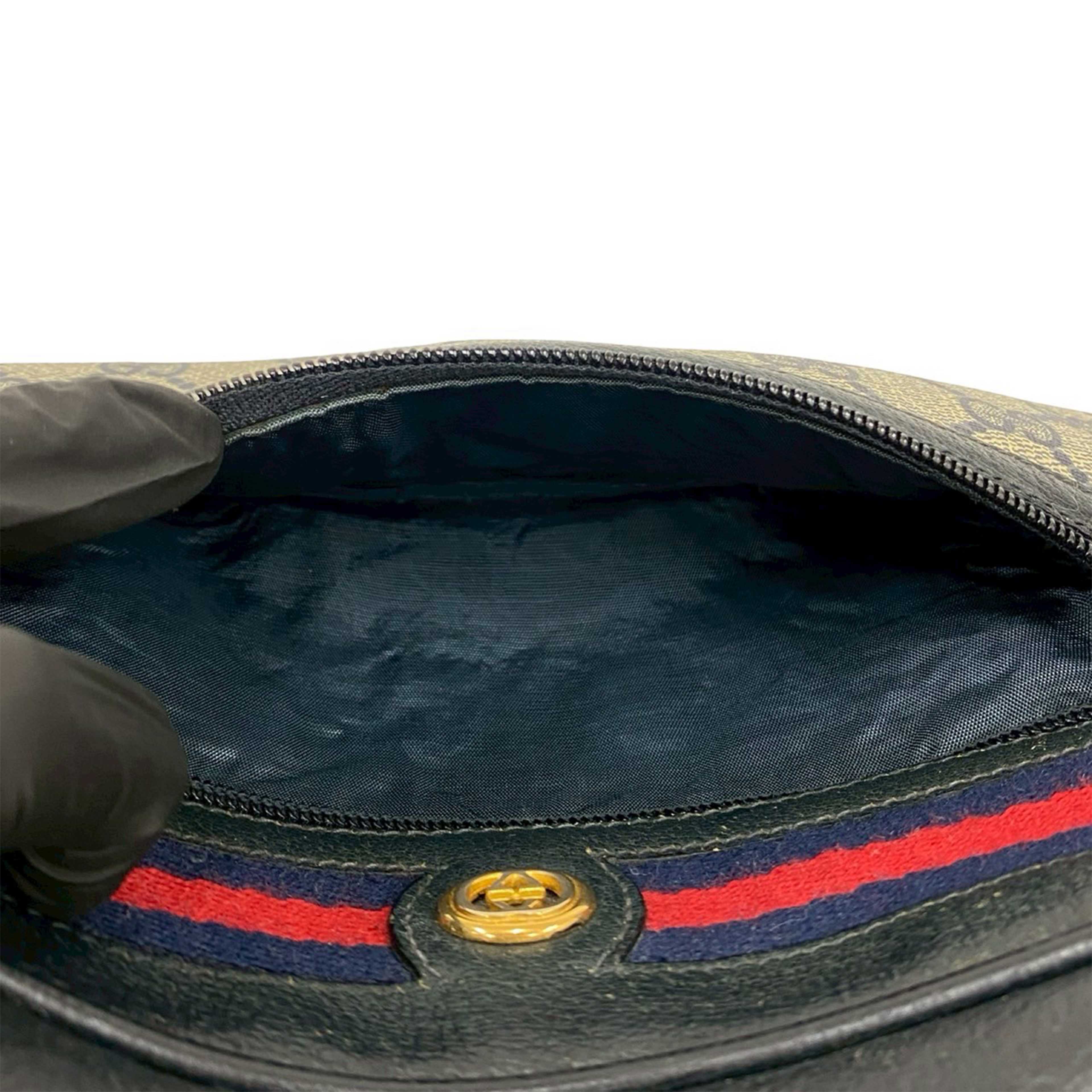 Gucci Gg Supreme Web Crossbody, från Luxclusif, i färgen beige. Klicka för att öppna bilden i stort format