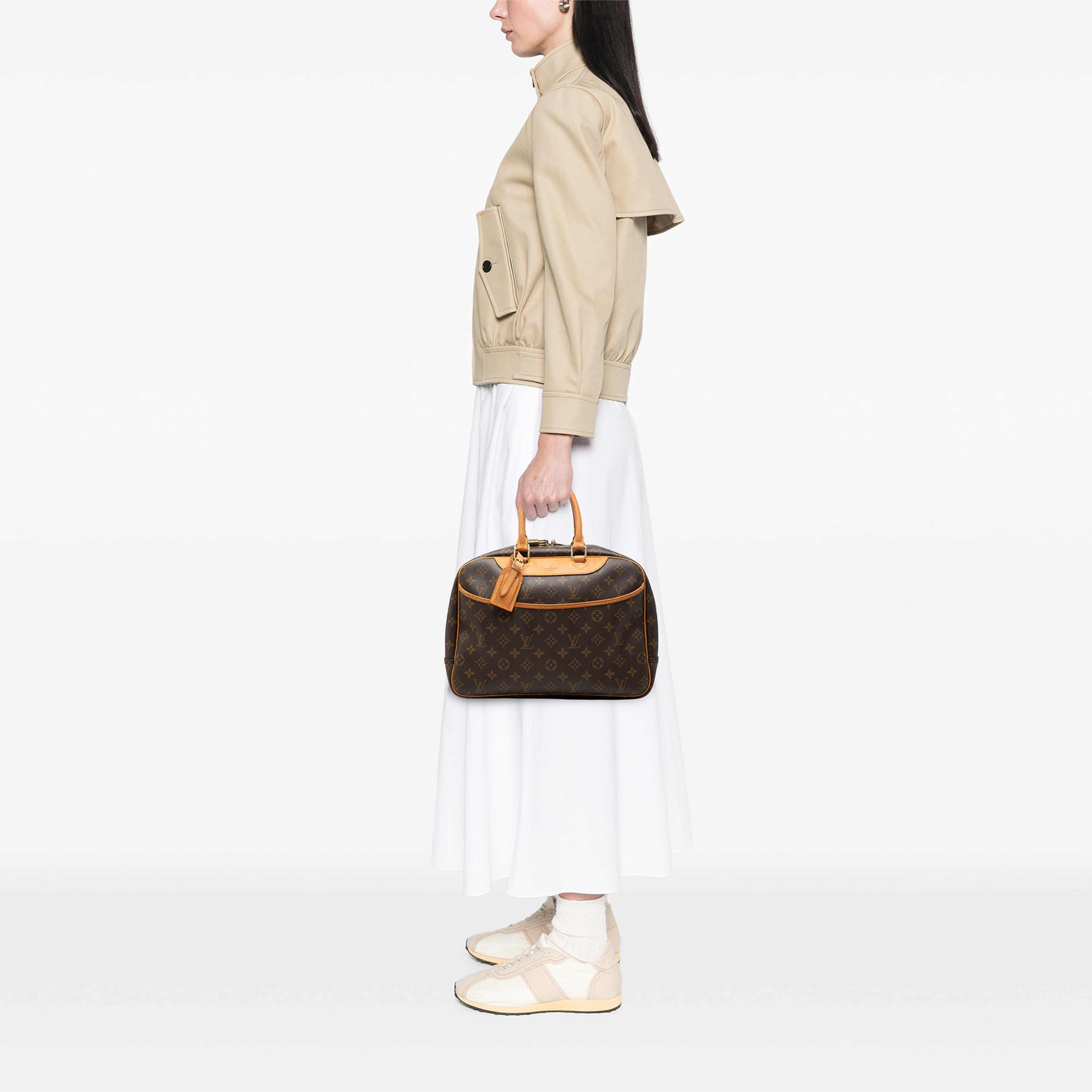 Louis Vuitton Monogram Deauville, från Luxclusif, i färgen brun. Klicka för att öppna bilden i stort format