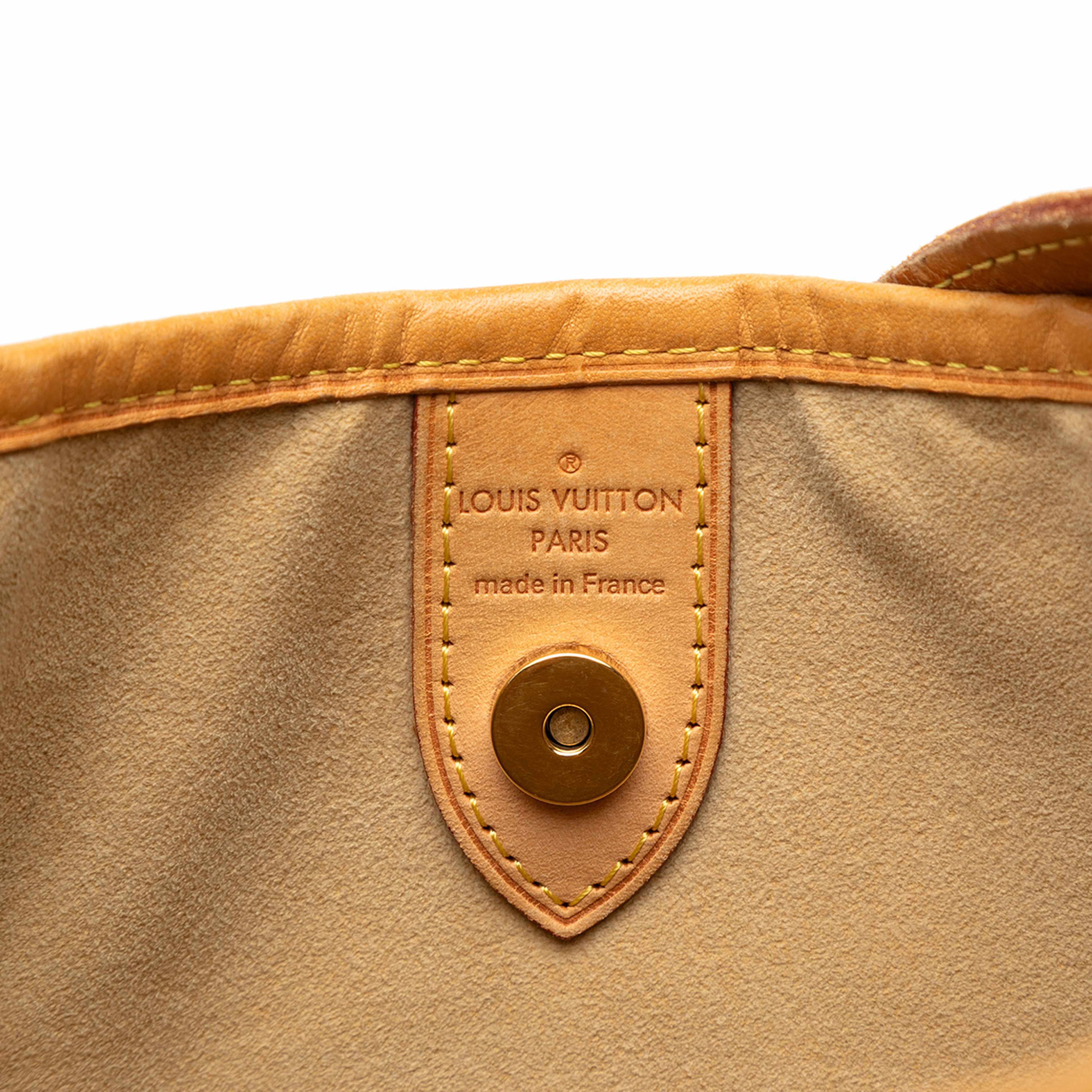 Louis Vuitton Monogram Galliera Pm, från Luxclusif, i färgen brown. Klicka för att öppna bilden i stort format