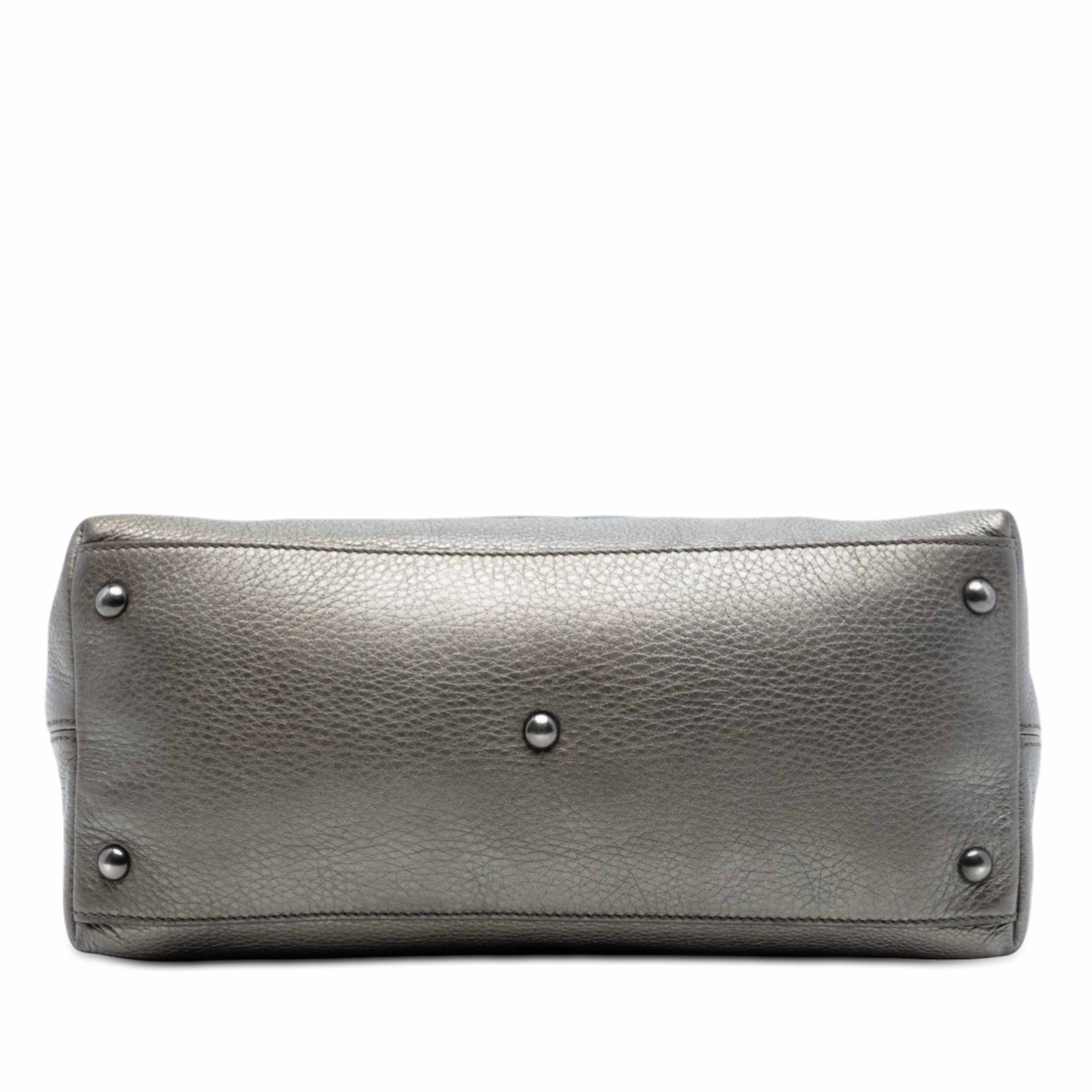 Gucci Soho Working Satchel, från Luxclusif, i färgen silver. Klicka för att öppna bilden i stort format