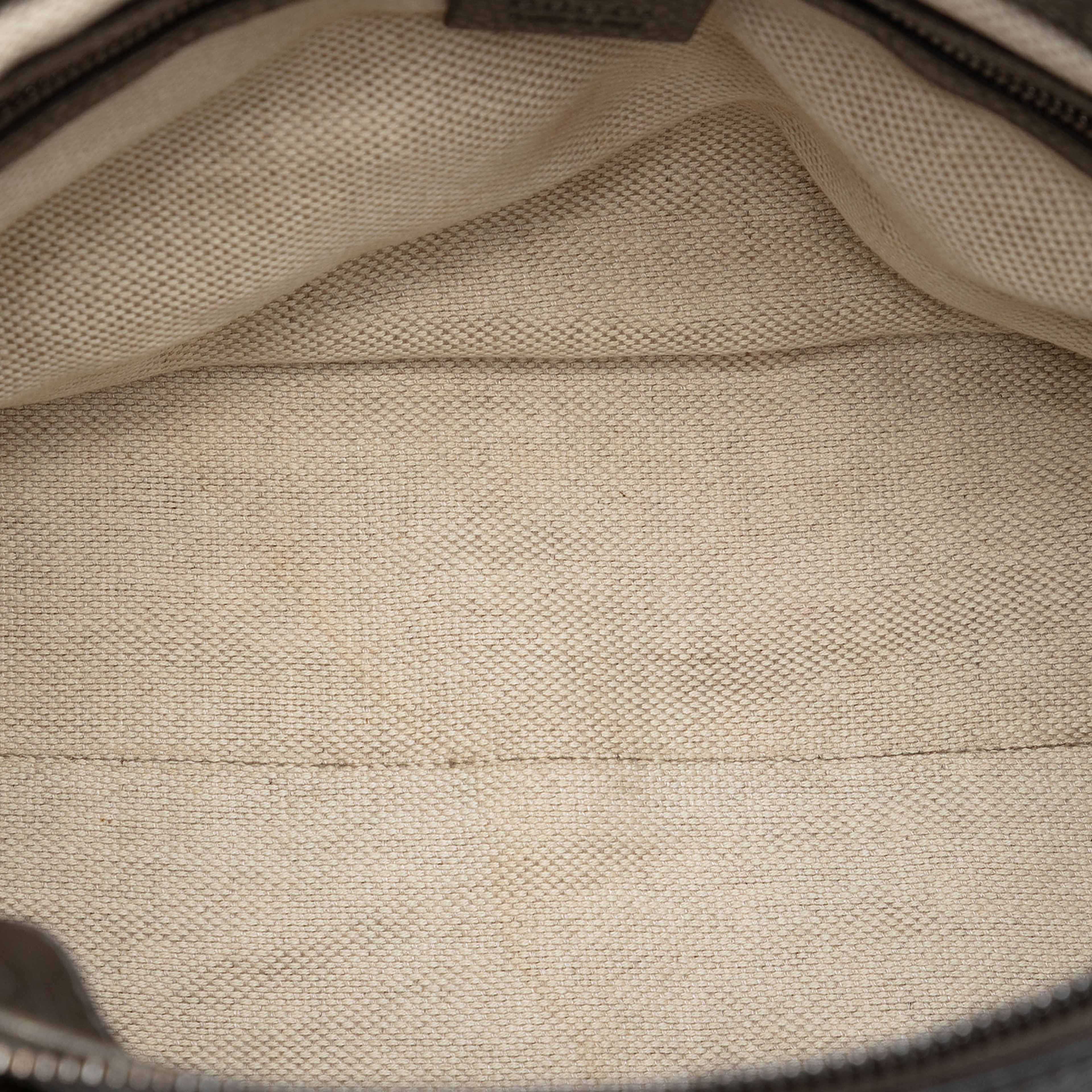 Gucci Soho Working Satchel, från Luxclusif, i färgen silver. Klicka för att öppna bilden i stort format