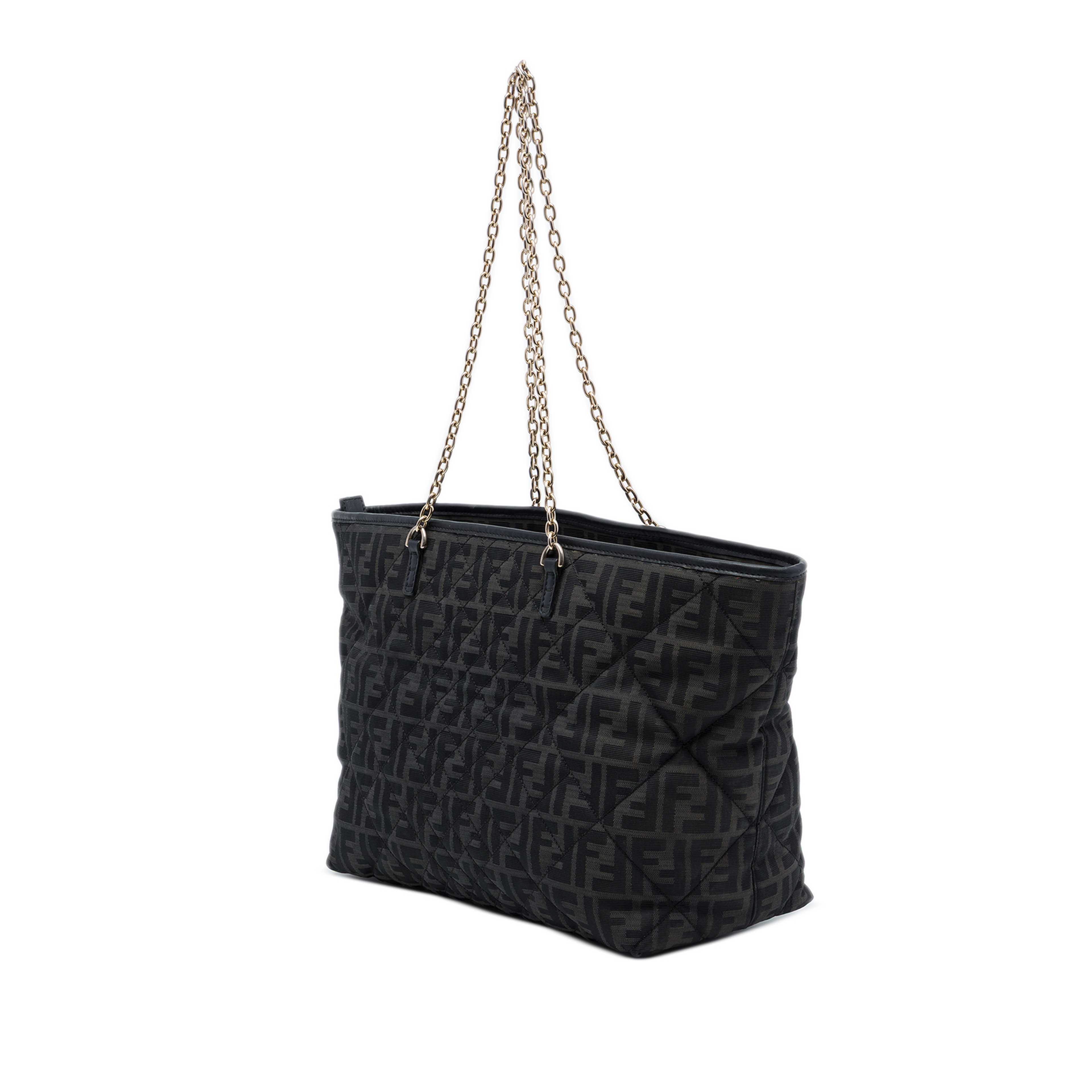 Fendi Medium Quilted Zucca Canvas Chain Roll Tote, från Luxclusif, i färgen svart. Klicka för att öppna bilden i stort format
