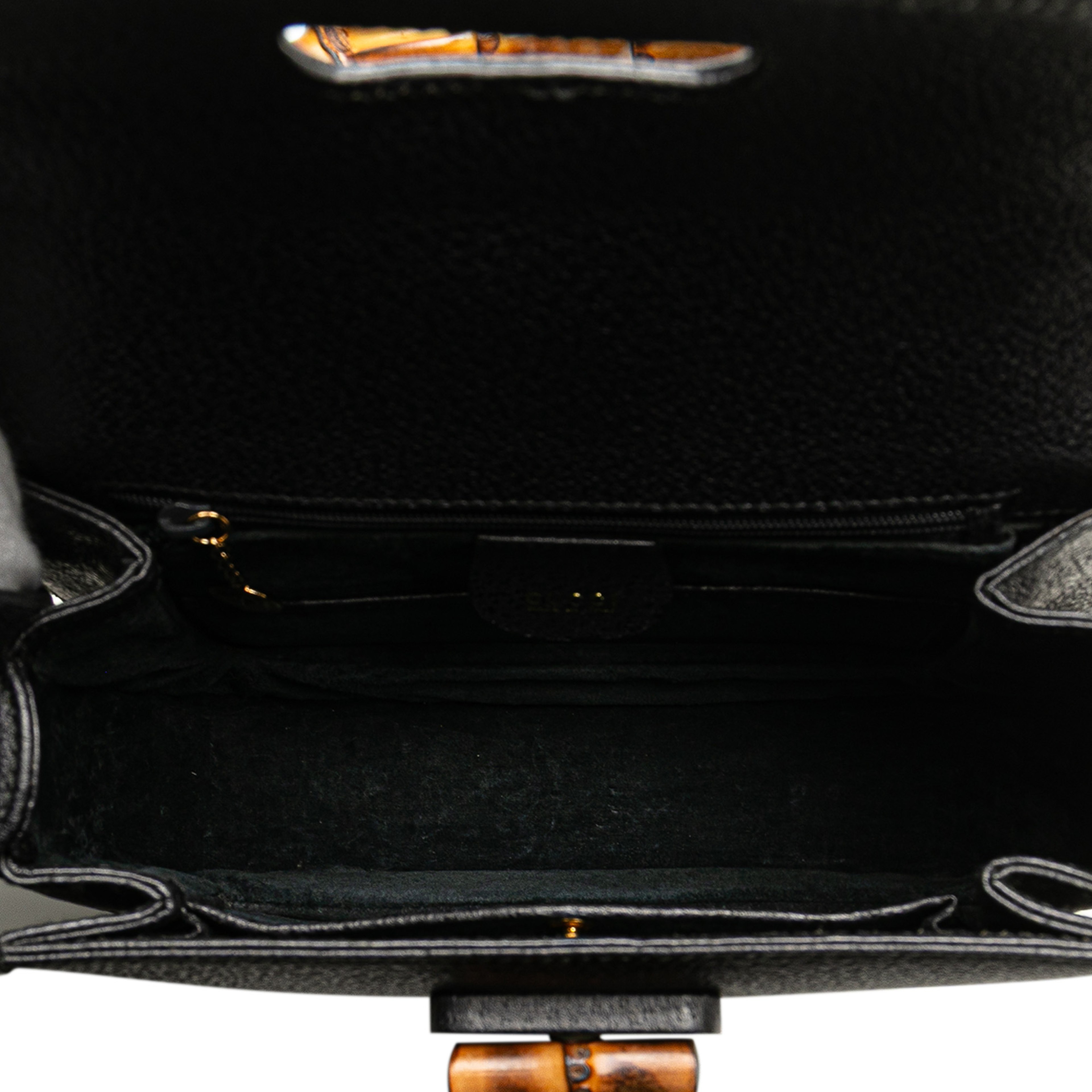 Gucci Grained Calfskin Bamboo Night, från Luxclusif, i färgen black. Klicka för att öppna bilden i stort format