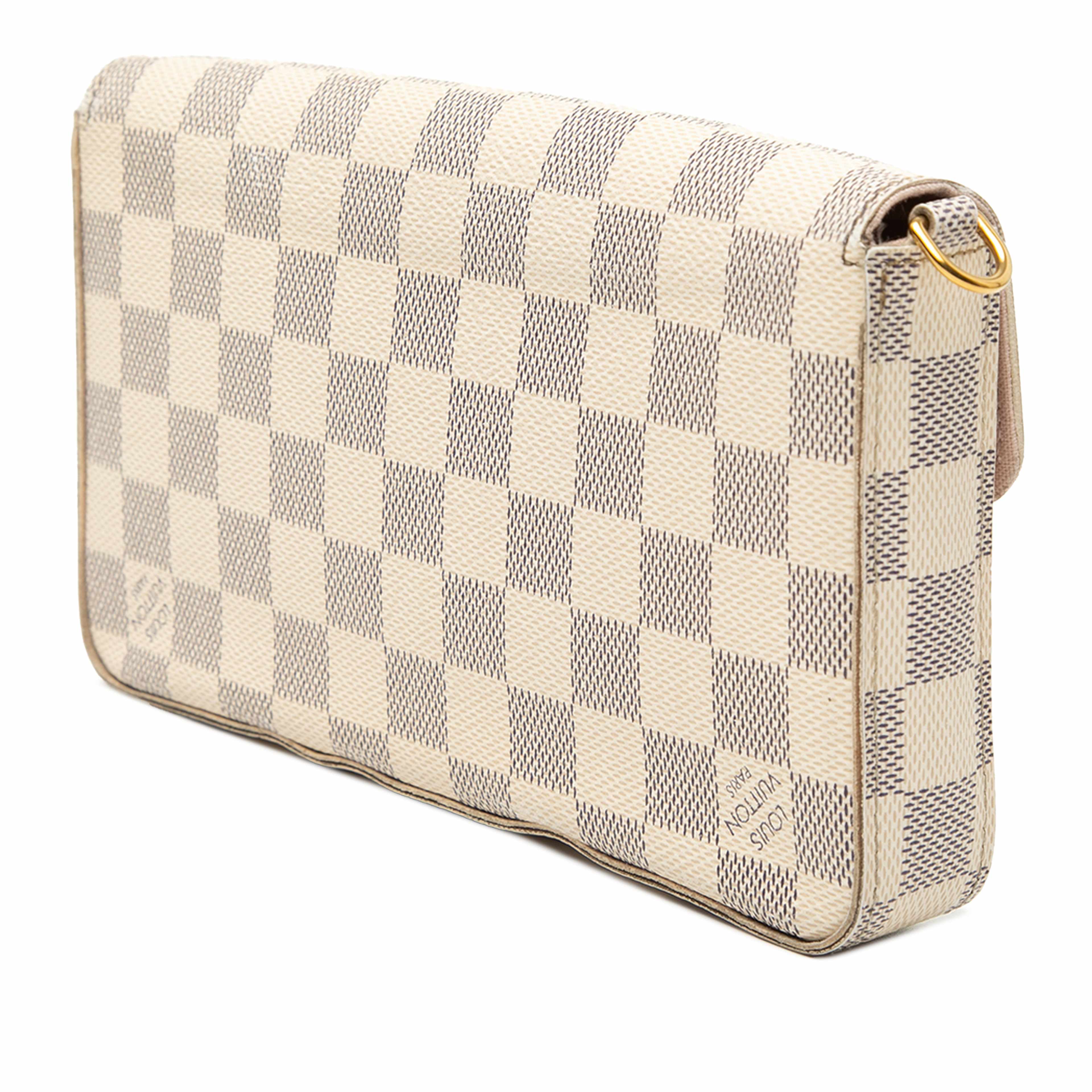 Louis Vuitton Damier Azur Pochette Felicie, från Luxclusif, i färgen vit. Klicka för att öppna bilden i stort format