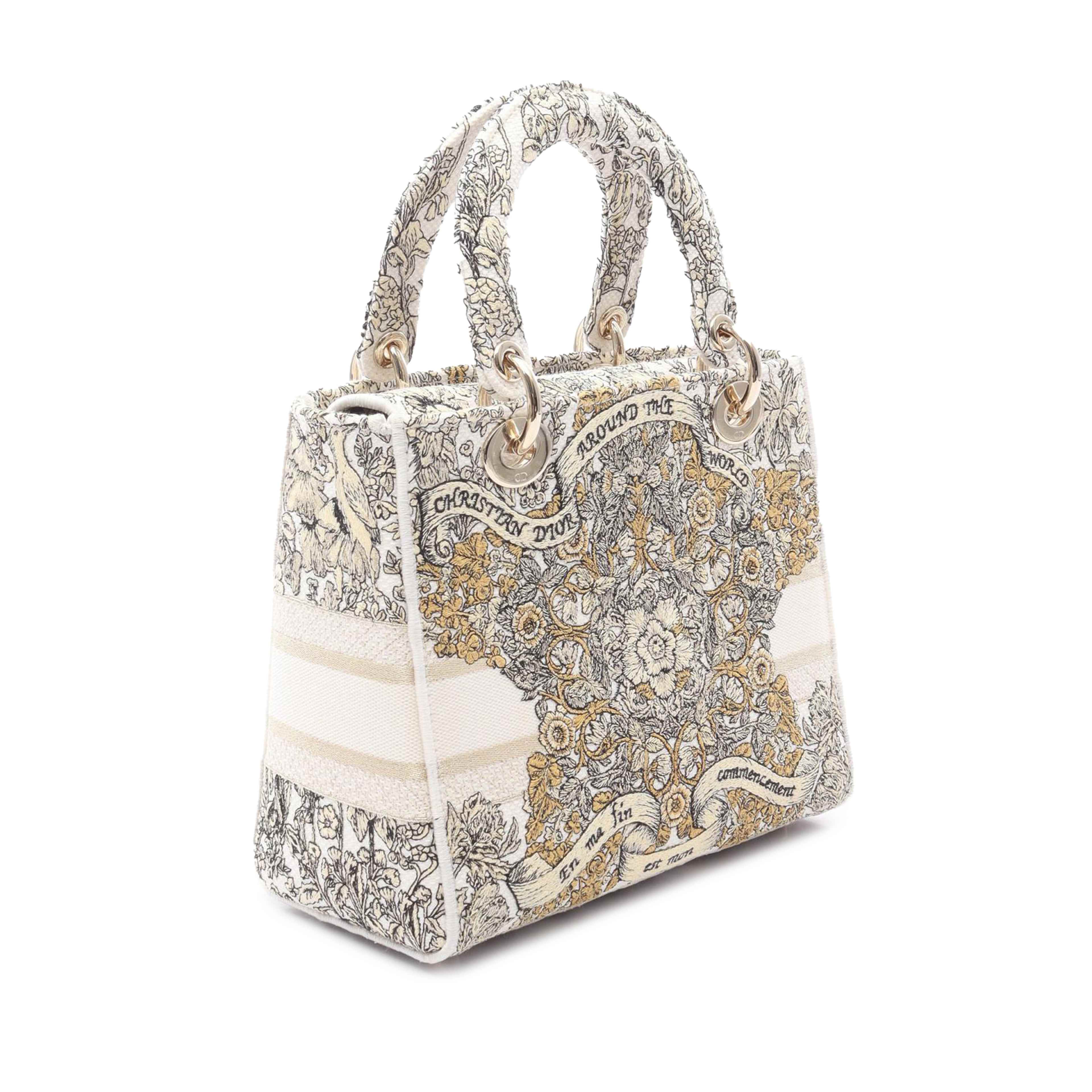 Dior Medium Embroidered Canvas Around The World Stella Lady D-lite, från Luxclusif, i färgen white. Klicka för att öppna bilden i stort format