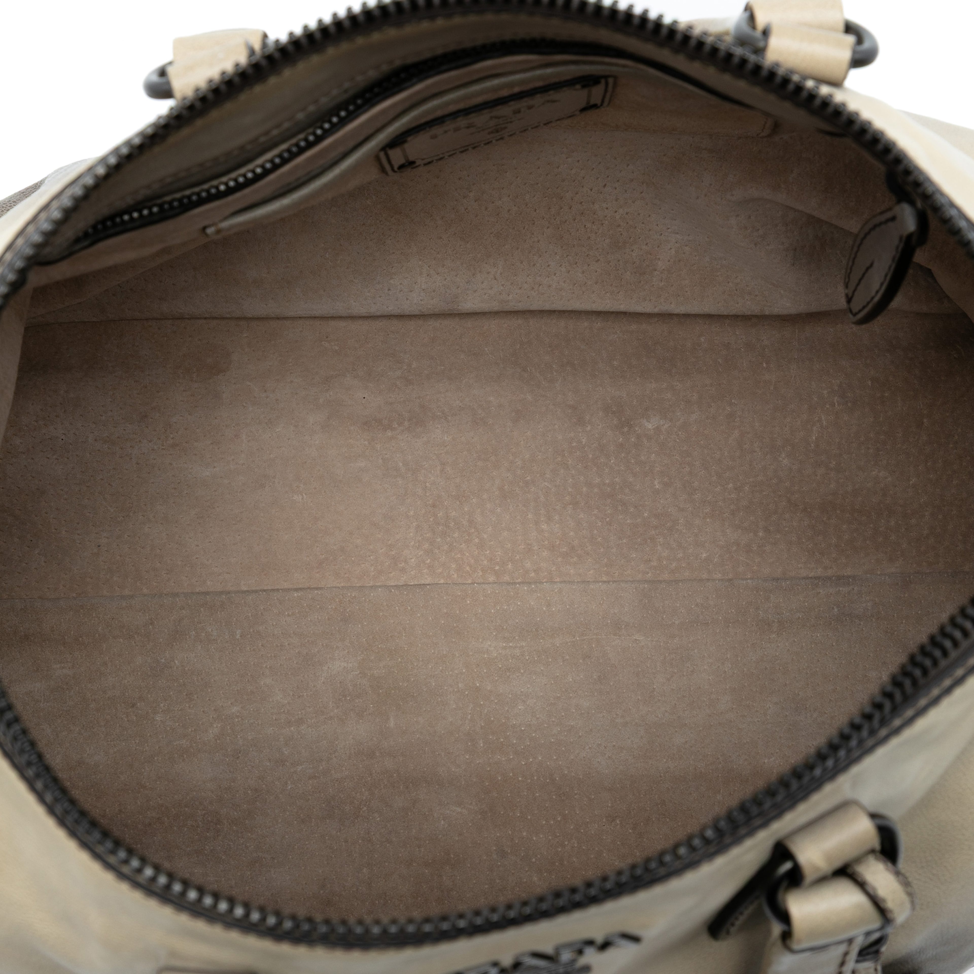 Prada Glace Calf Ombre Leather Satchel, från Luxclusif, i färgen light beige. Klicka för att öppna bilden i stort format