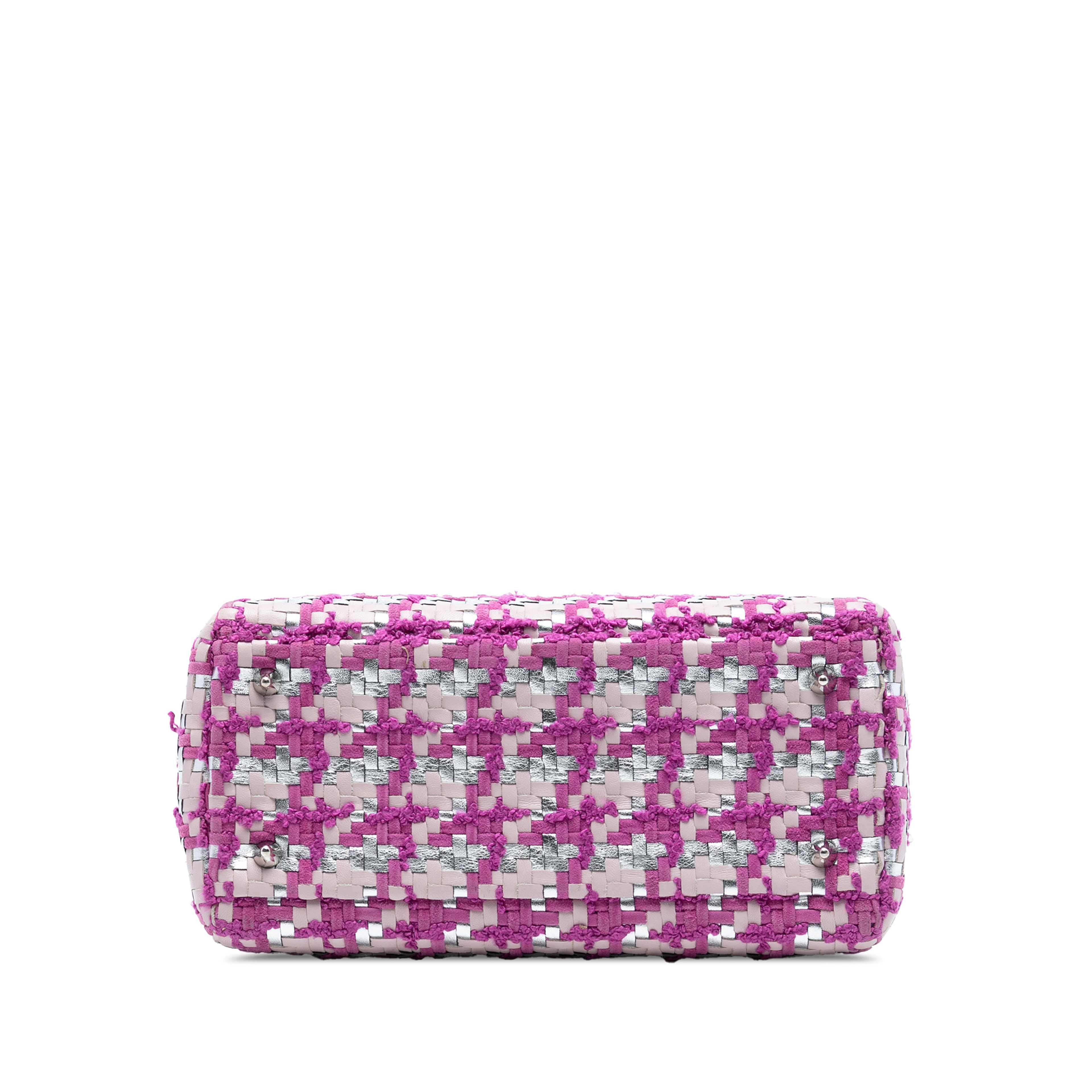 Dior Medium Lambskin And Tweed Lady Dior, från Luxclusif, i färgen dark pink. Klicka för att öppna bilden i stort format