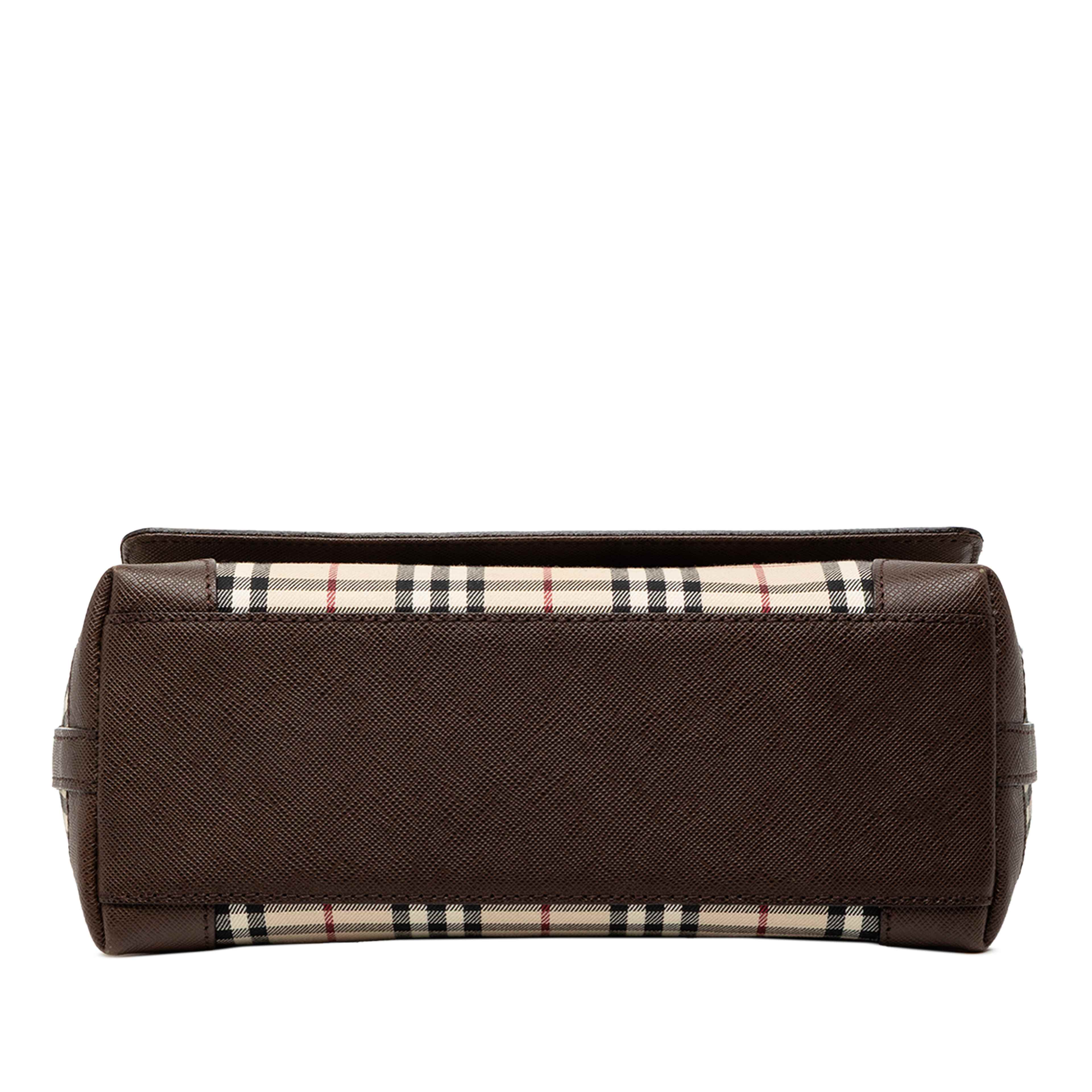 Burberry House Check Canvas Flap Crossbody, från Luxclusif, i färgen beige. Klicka för att öppna bilden i stort format