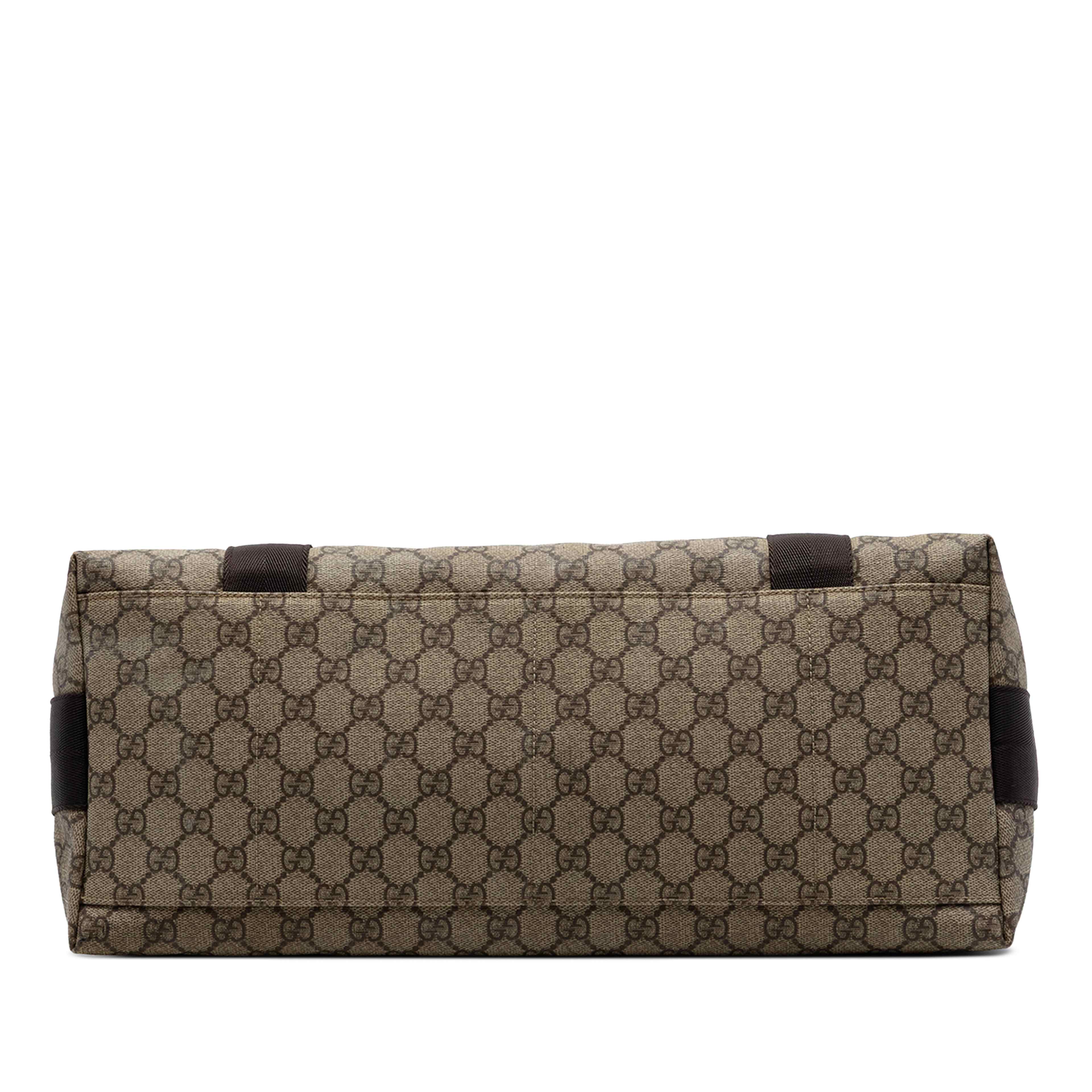 Gucci Gg Supreme Crossbody, från Luxclusif, i färgen beige. Klicka för att öppna bilden i stort format