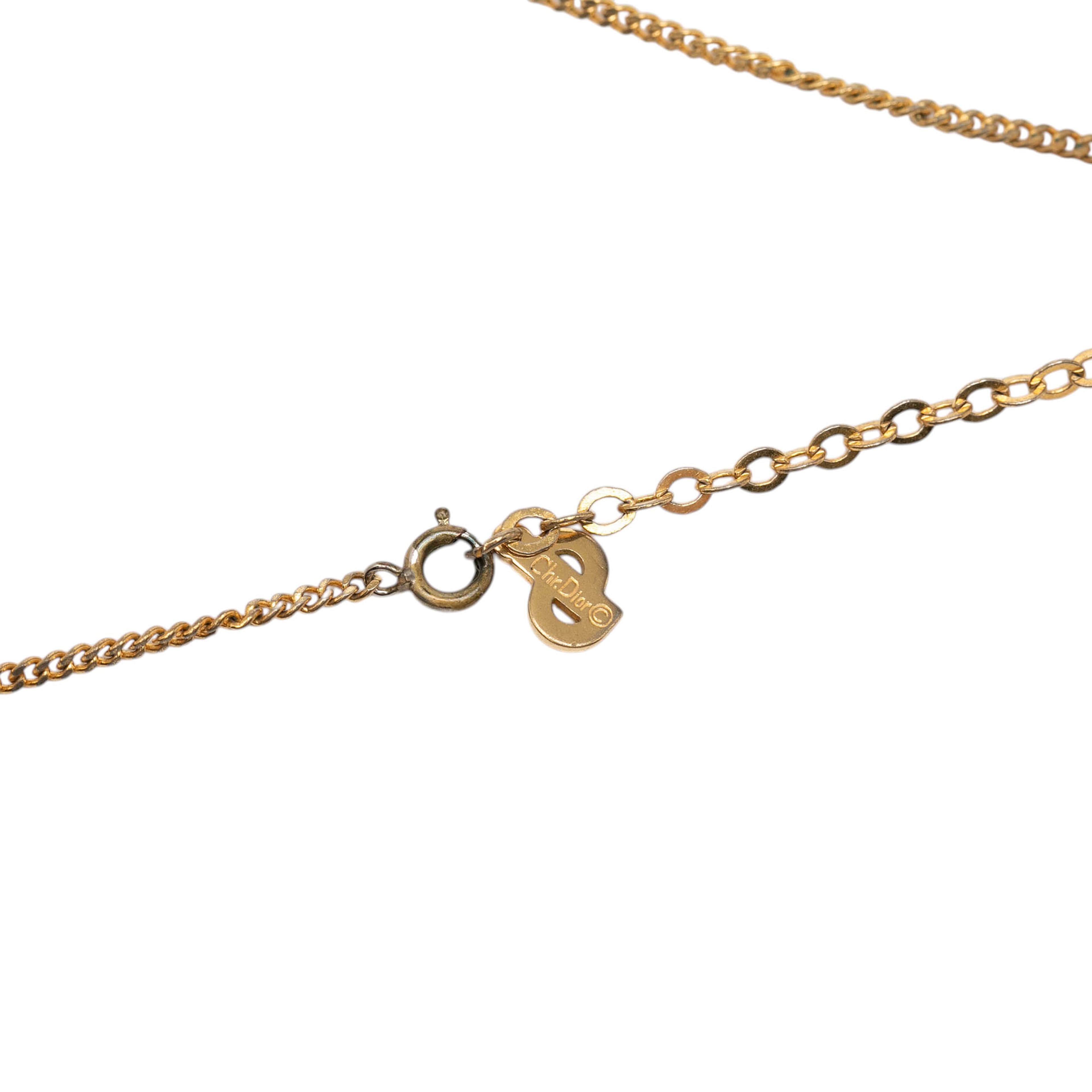 Dior Gold Plated Strass Cd Logo Pendant Necklace, från Luxclusif, i färgen gold. Klicka för att öppna bilden i stort format