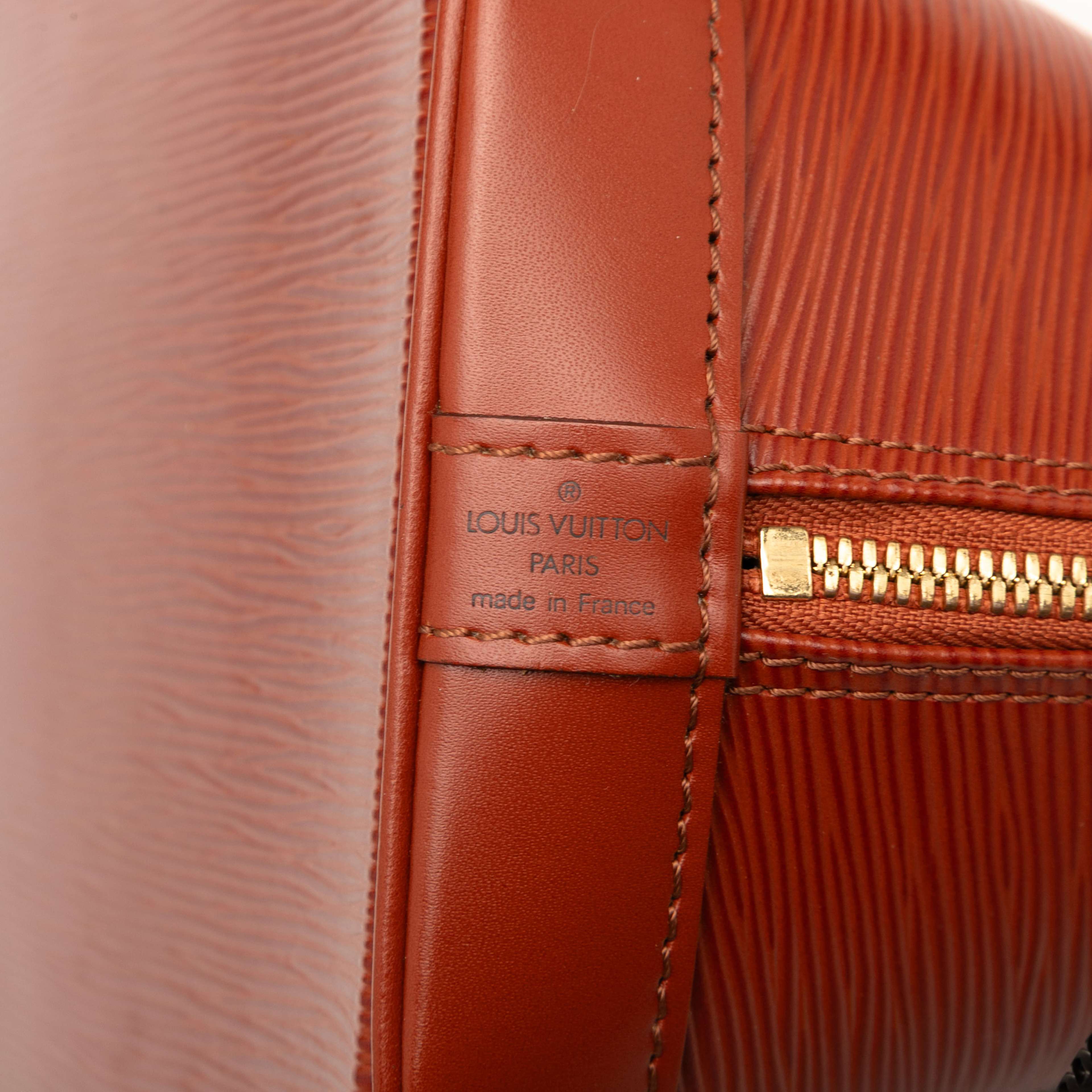 Louis Vuitton Epi Alma Pm, från Luxclusif, i färgen brown. Klicka för att öppna bilden i stort format