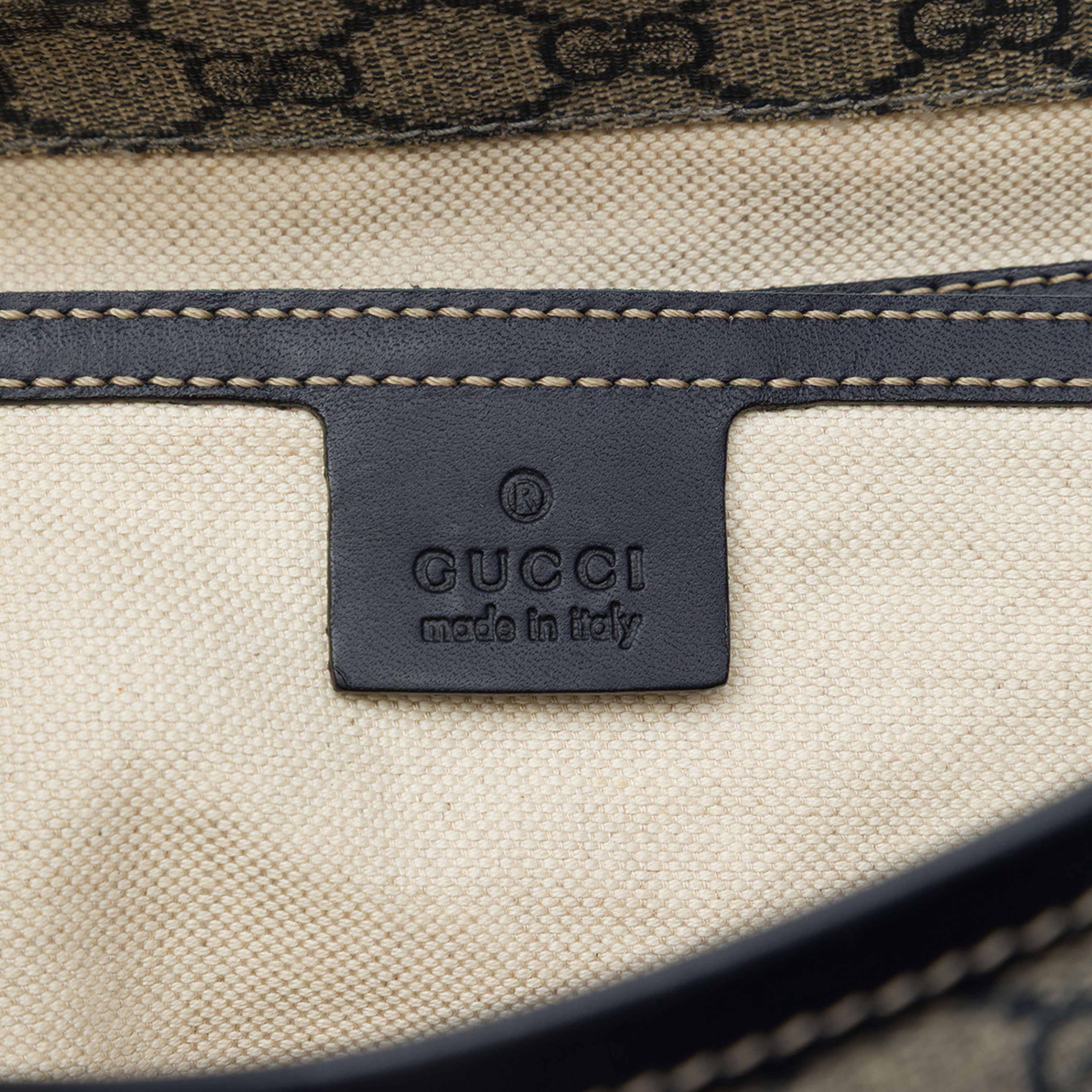 Gucci Gg Supreme Messenger Bag, från Luxclusif, i färgen beige. Klicka för att öppna bilden i stort format