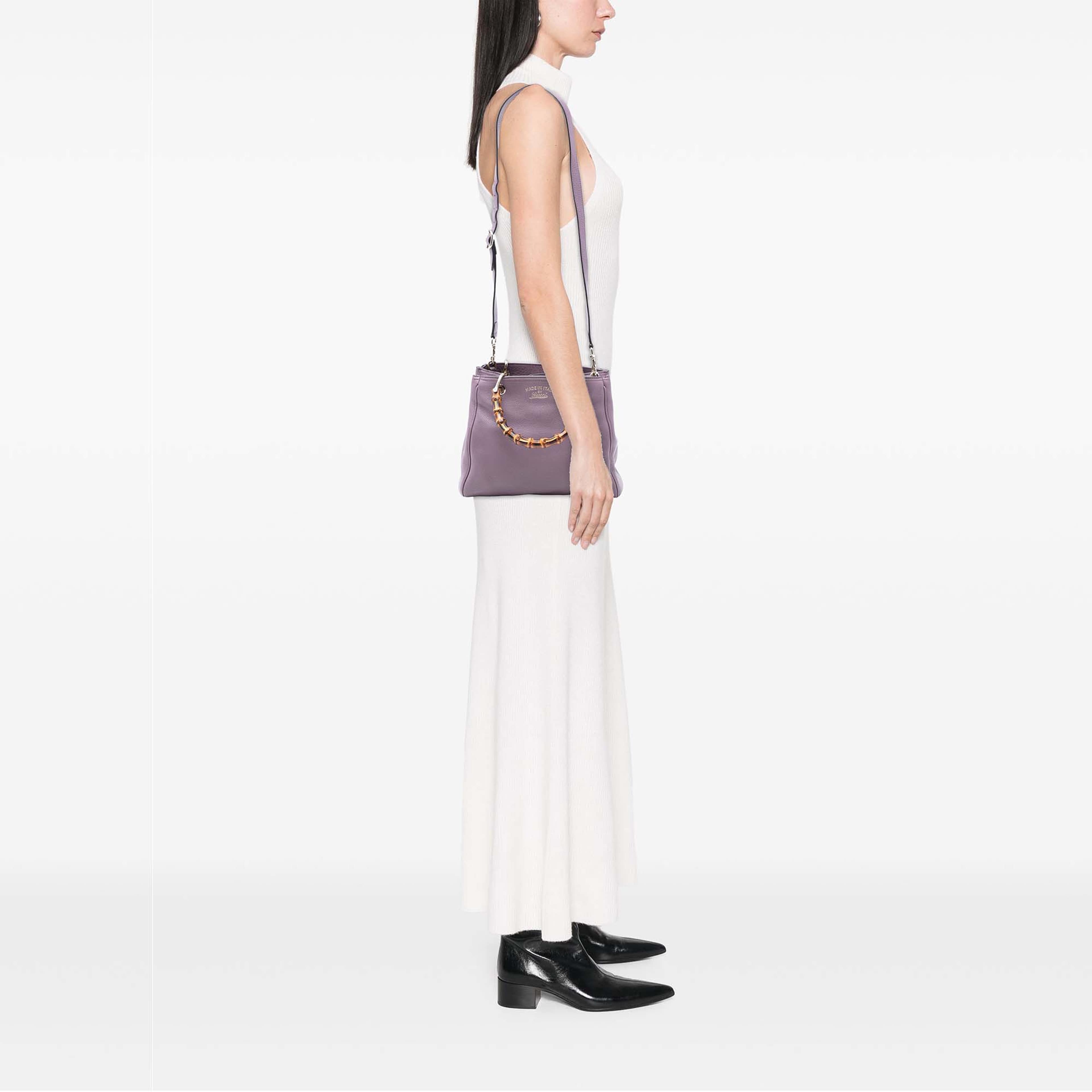 Gucci Small Calfskin Bamboo Shopper Satchel, från Luxclusif, i färgen purpur. Klicka för att öppna bilden i stort format