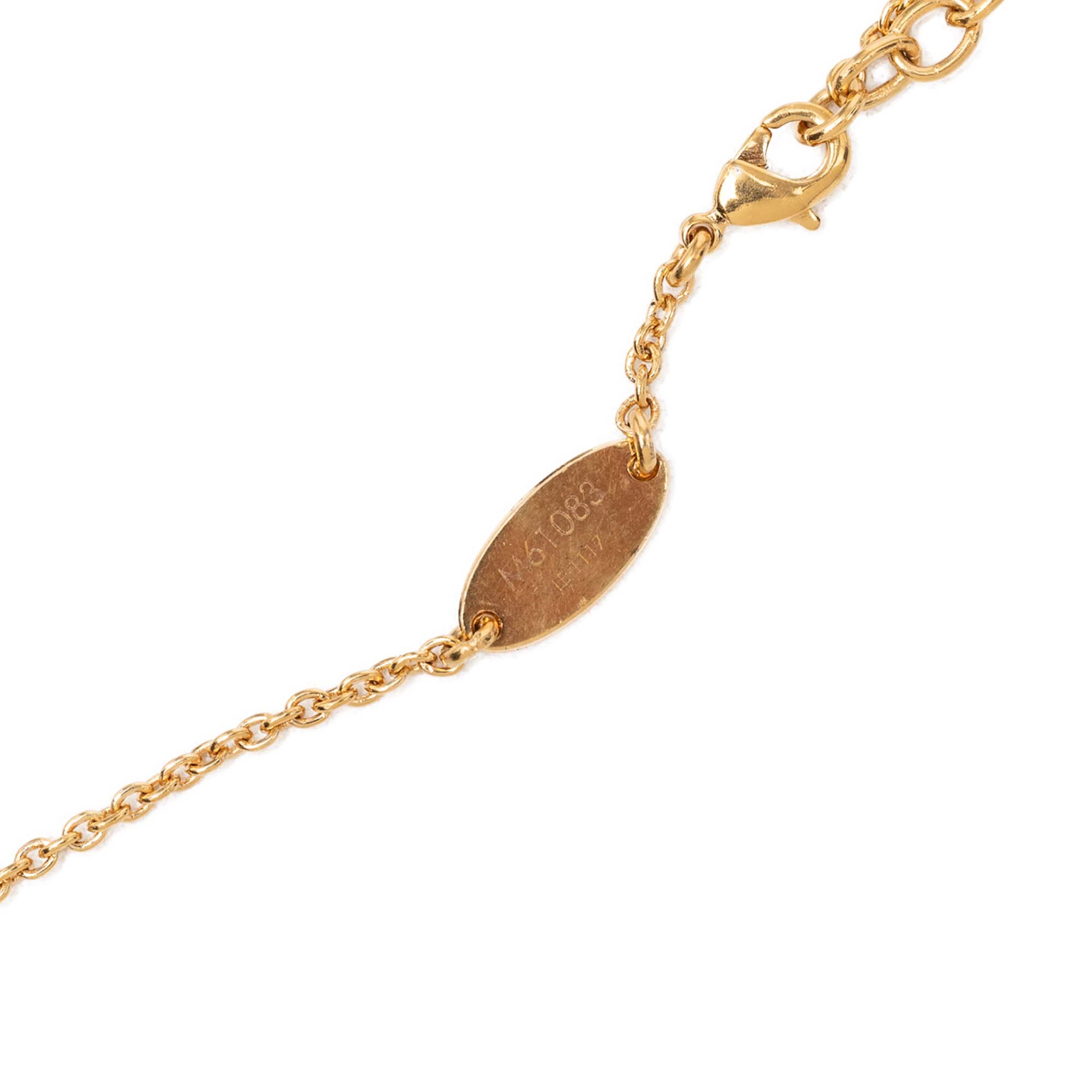 Louis Vuitton Gold Plated Essential V Necklace, från Luxclusif, i färgen guld. Klicka för att öppna bilden i stort format