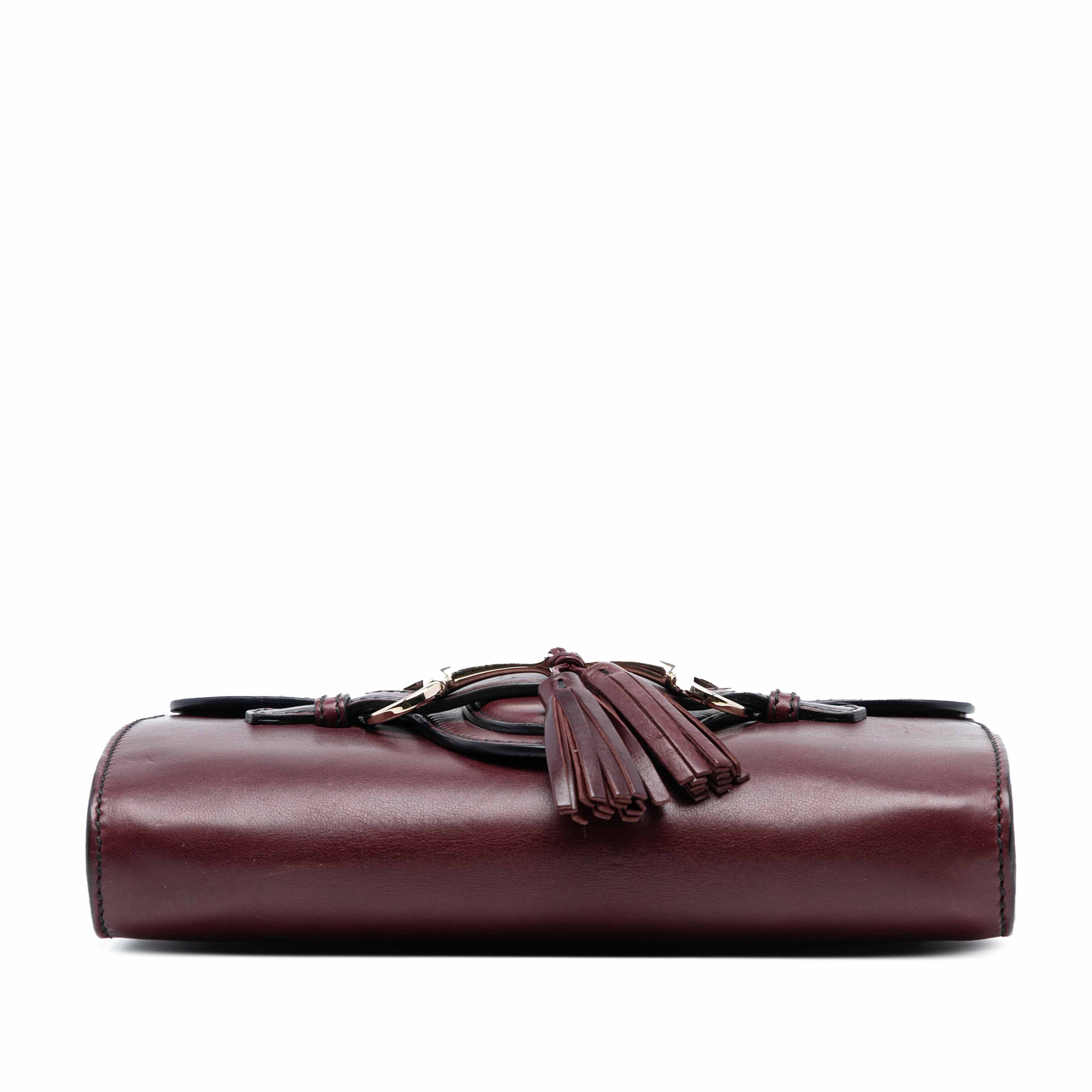 Gucci Small Leather Emily Crossbody, från Luxclusif, i färgen burgundy. Klicka för att öppna bilden i stort format