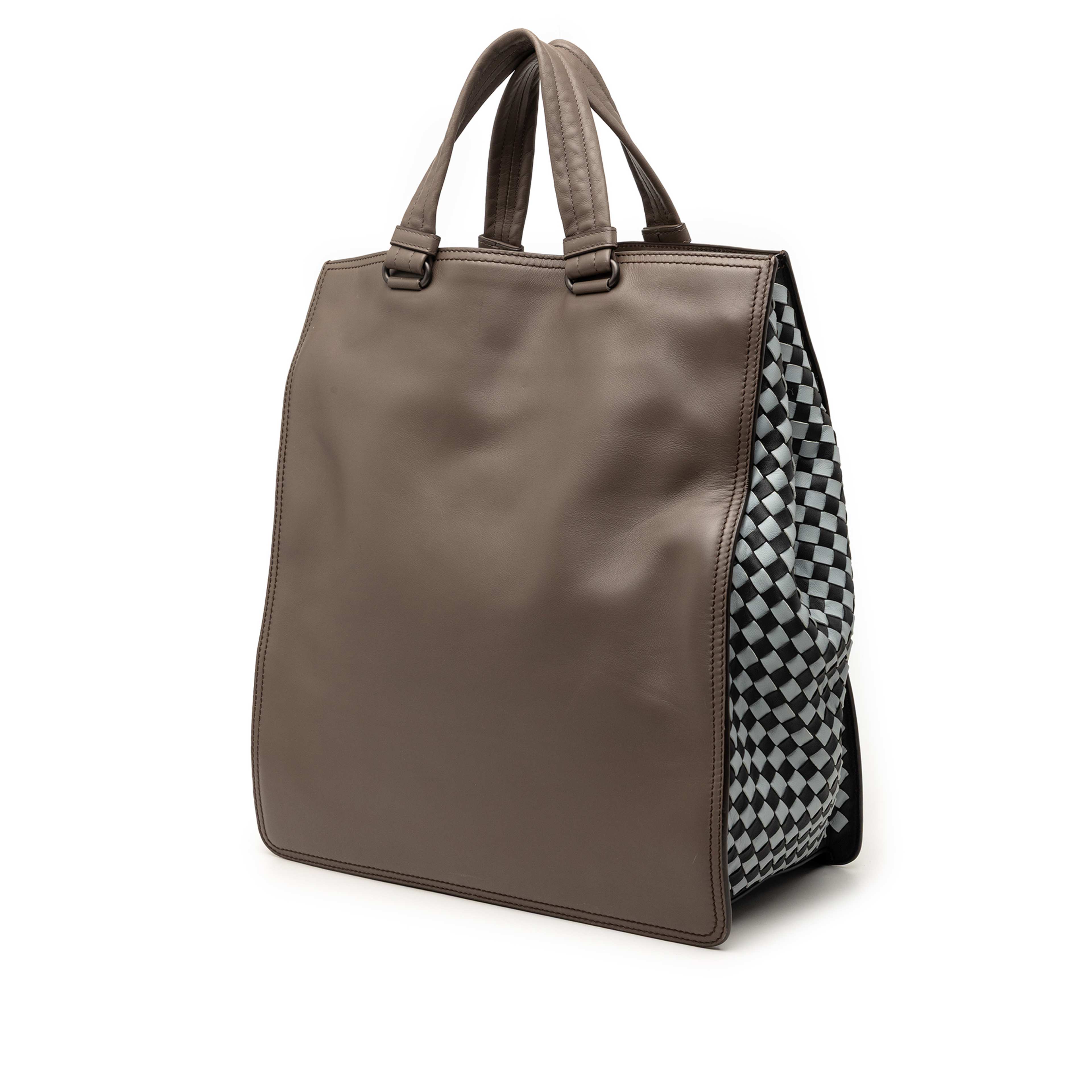 Bottega Veneta Intrecciato Trimmed Leather Tote, från Luxclusif, i färgen brun. Klicka för att öppna bilden i stort format