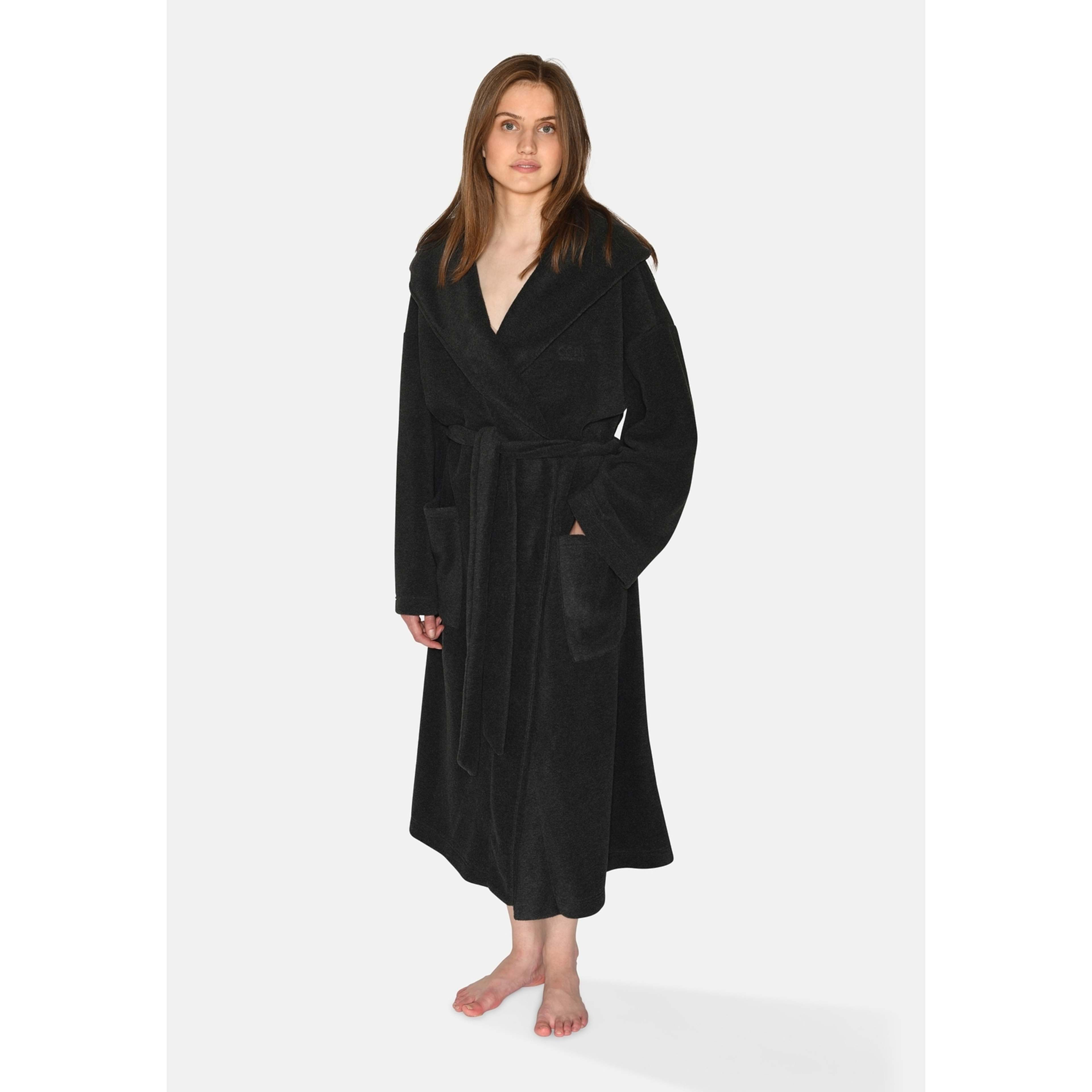 Lisa Bathrobe