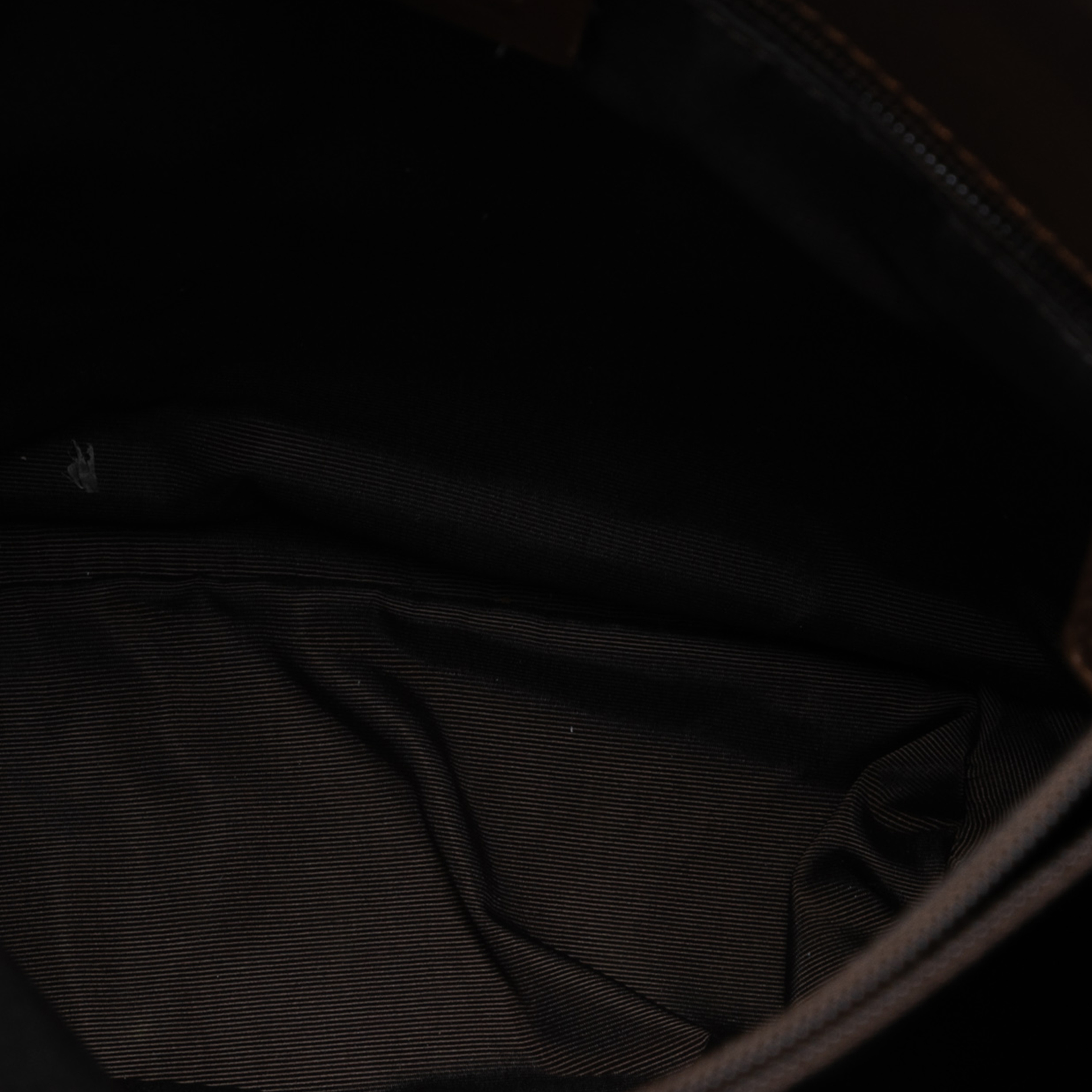 Gucci Gg Canvas Shoulder Bag, från Luxclusif, i färgen dark brown. Klicka för att öppna bilden i stort format