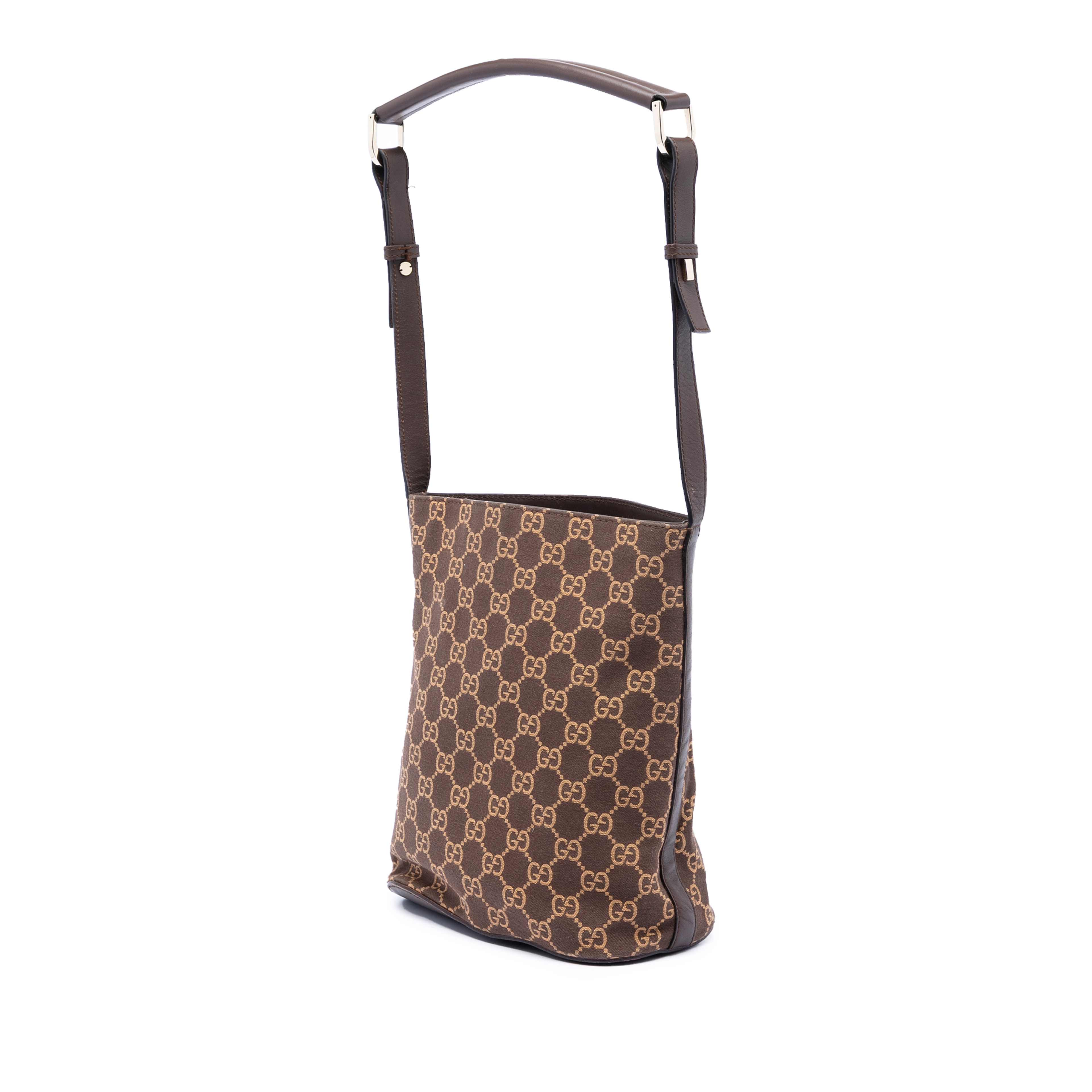 Gucci Gg Canvas Shoulder Bag, från Luxclusif, i färgen dark brown. Klicka för att öppna bilden i stort format