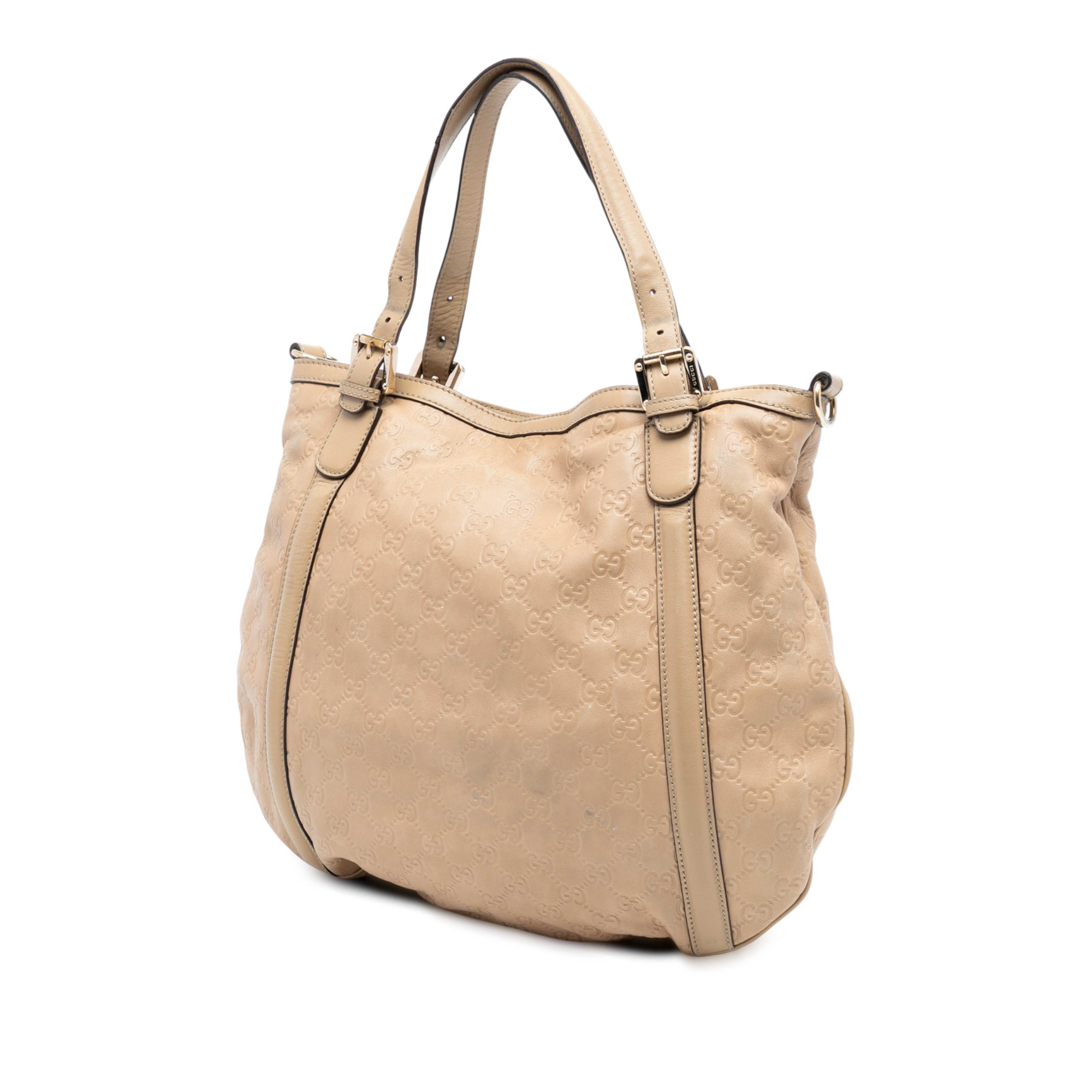 Gucci Medium Calfskin Britt Satchel, från Luxclusif, i färgen beige. Klicka för att öppna bilden i stort format