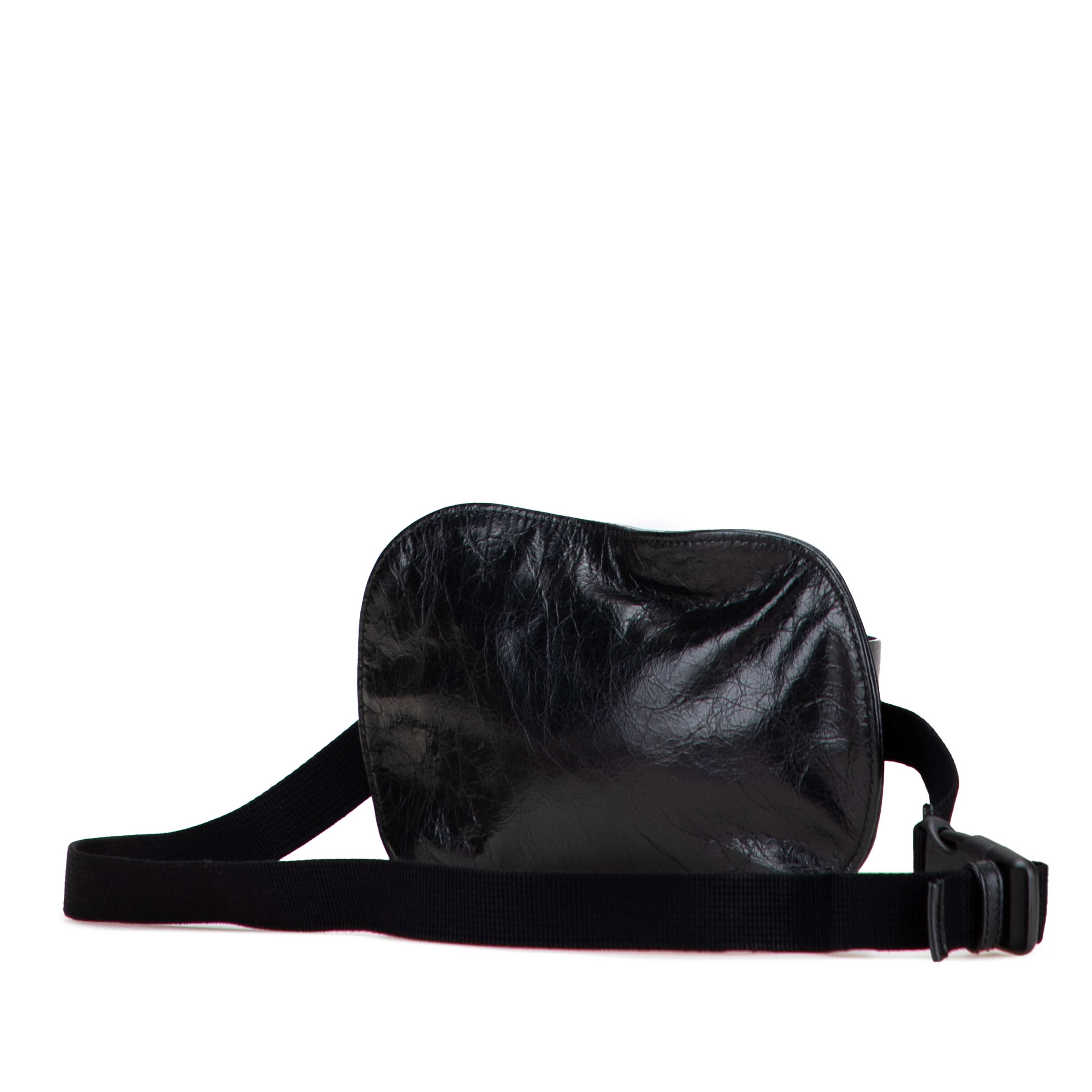 Gucci Calfskin Morpheus Double Zip Belt Bag, från Luxclusif, i färgen black. Klicka för att öppna bilden i stort format