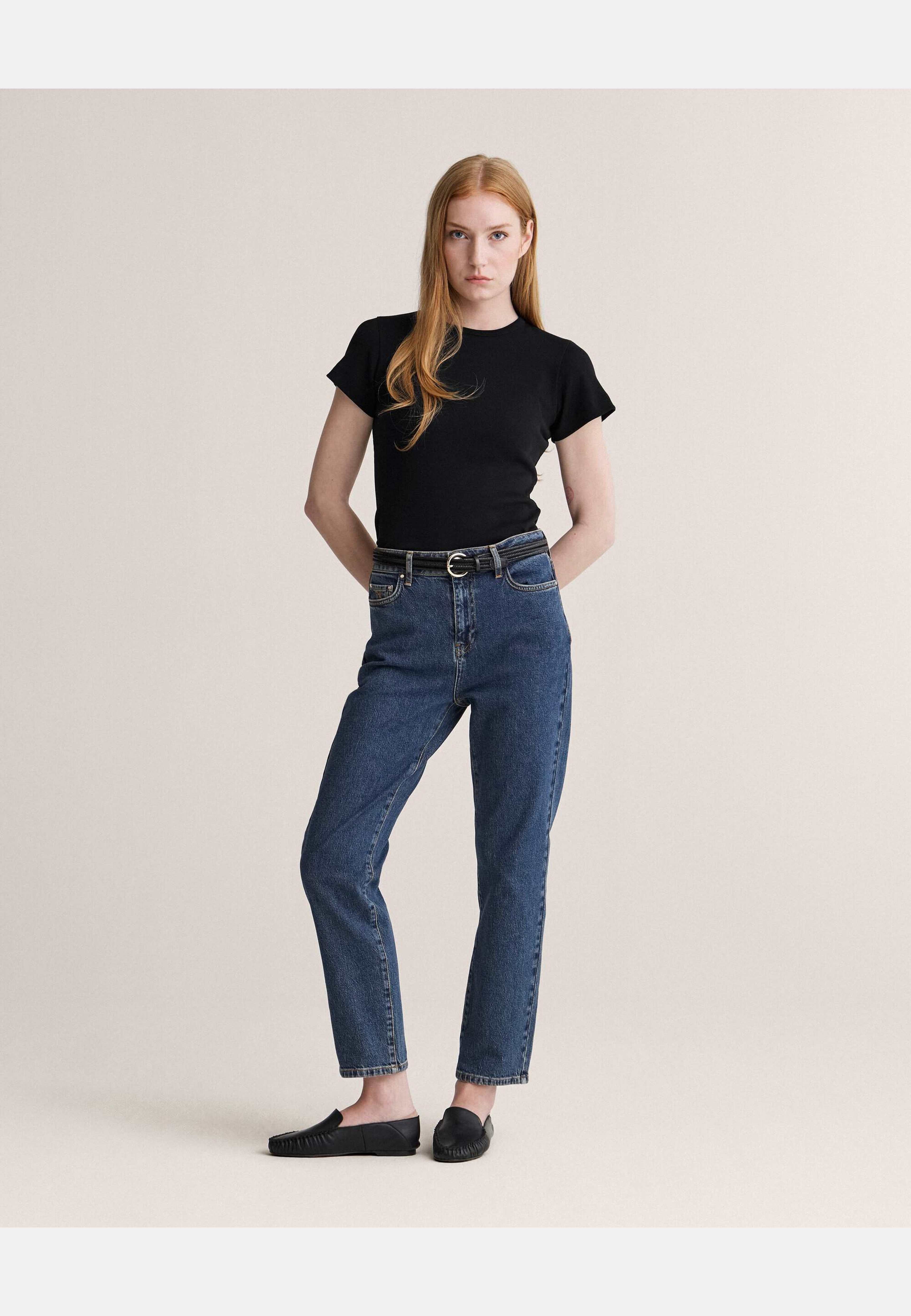 Grace Classic Cut Denim, från Newhouse, i färgen mörkblå. Klicka för att öppna bilden i stort format