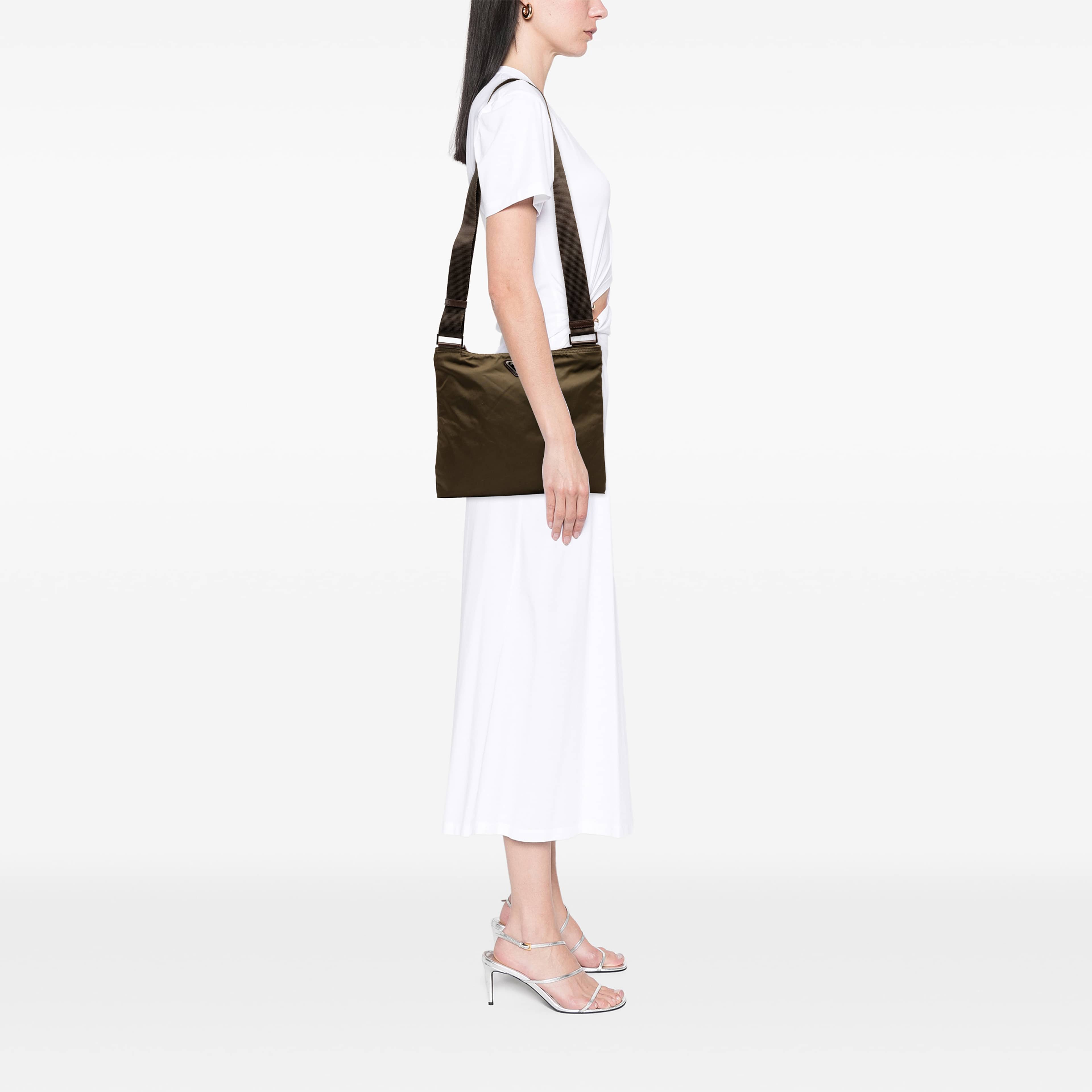 Prada Tessuto Zip Top Crossbody, från Luxclusif, i färgen brun. Klicka för att öppna bilden i stort format