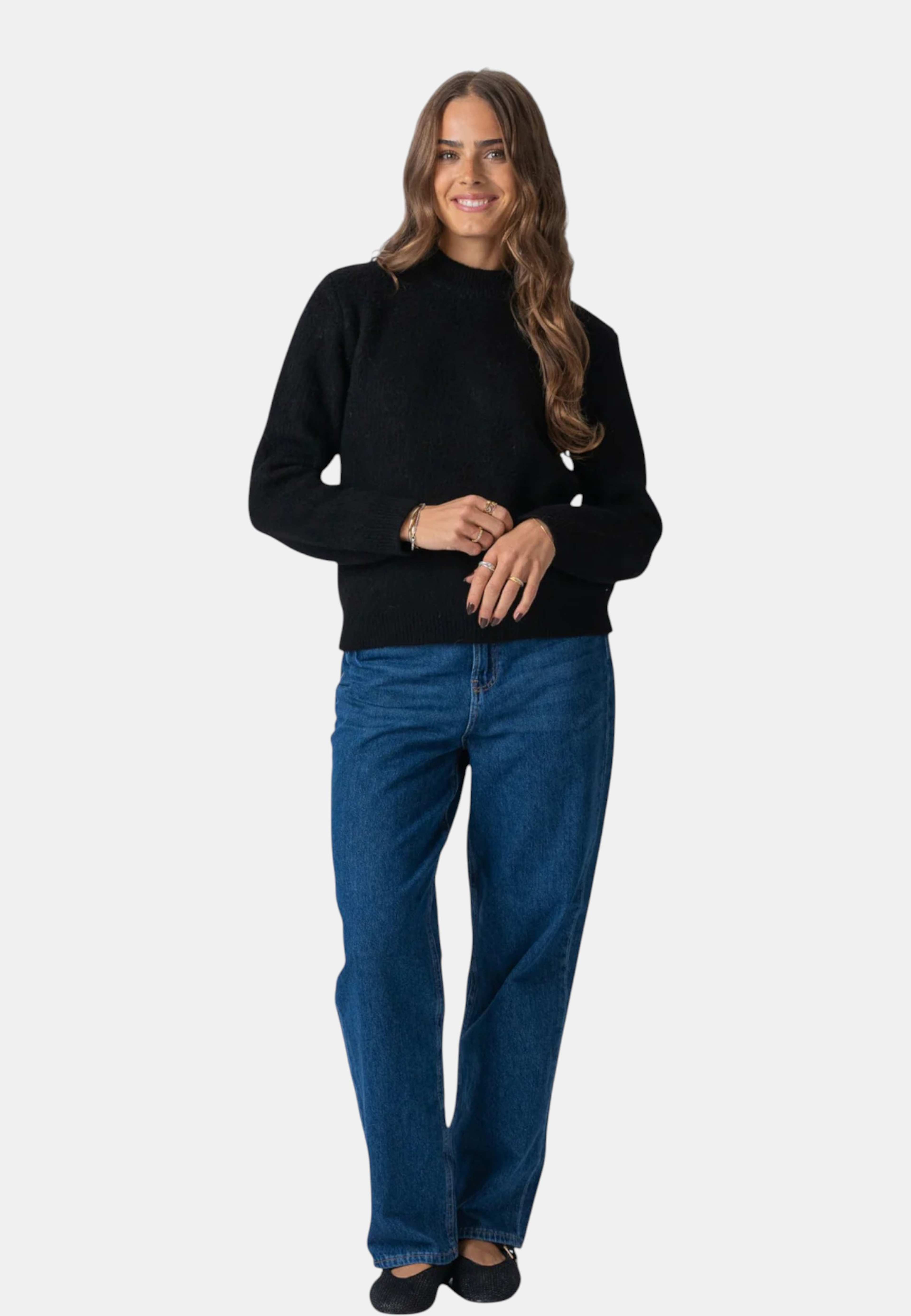 Hazel Stickad, från TeeShoppen, i färgen svart. Klicka för att öppna bilden i stort format