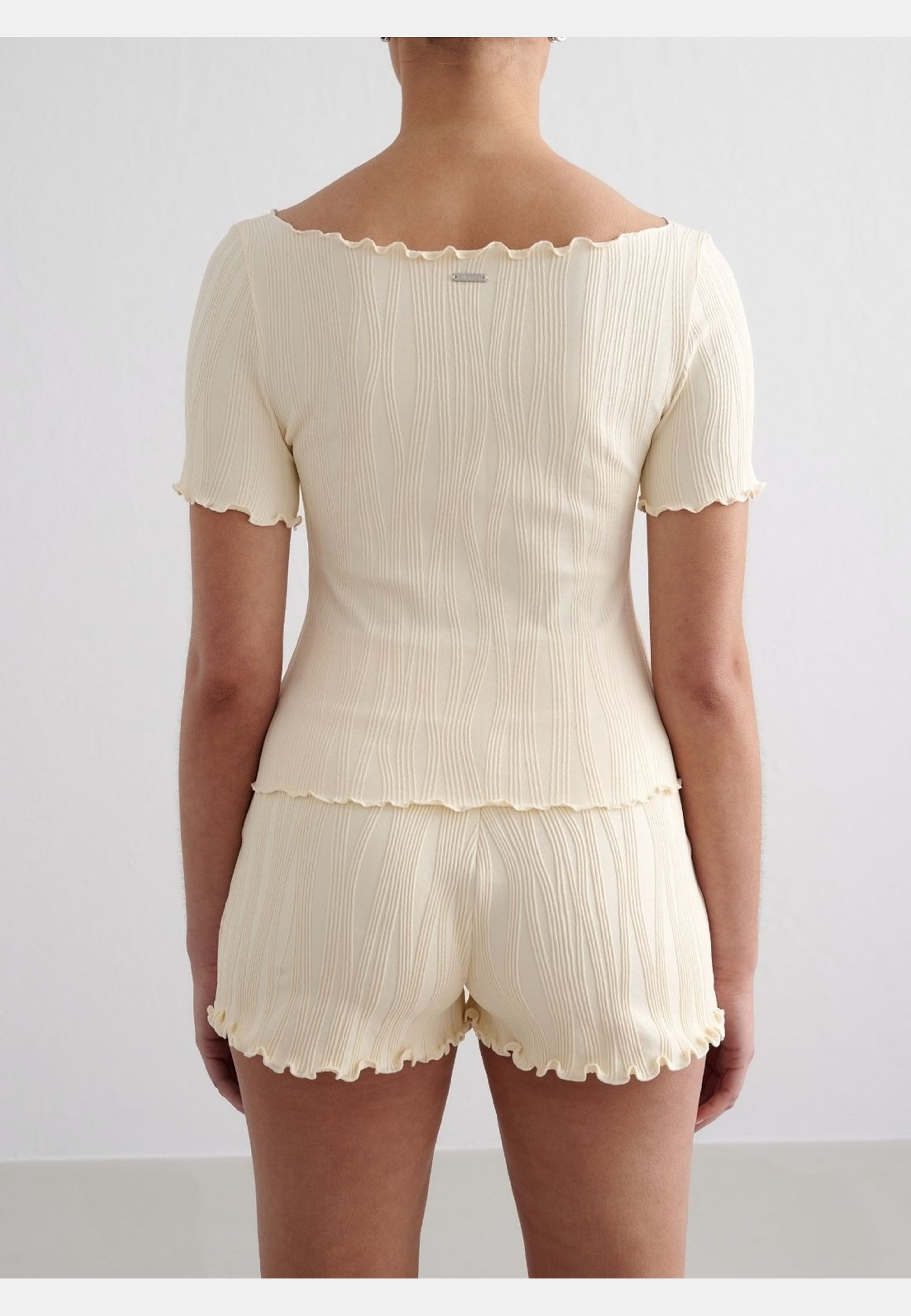Almond White Tulip Shorts