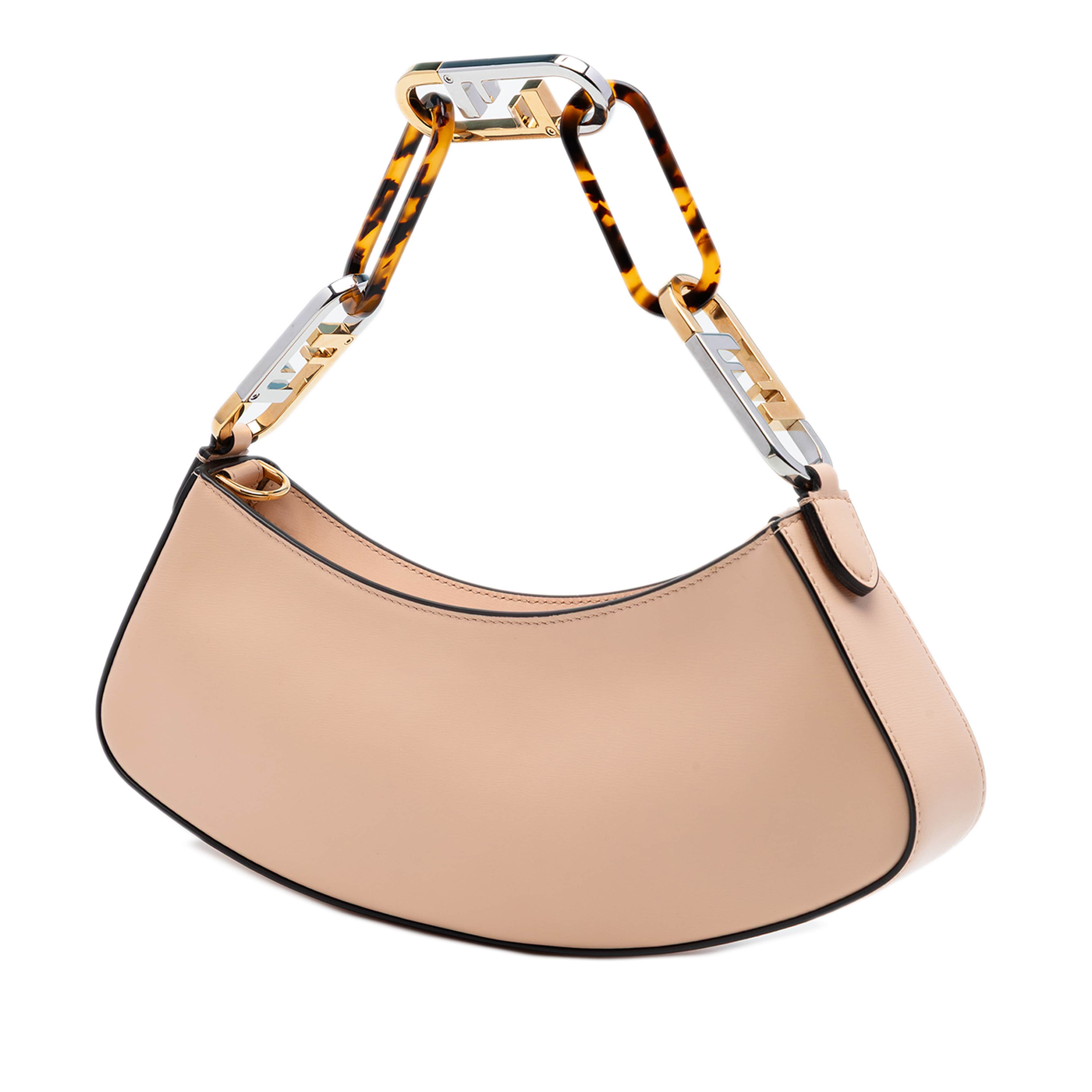 Fendi Leather O Lock Swing Satchel, från Luxclusif, i färgen rosa. Klicka för att öppna bilden i stort format