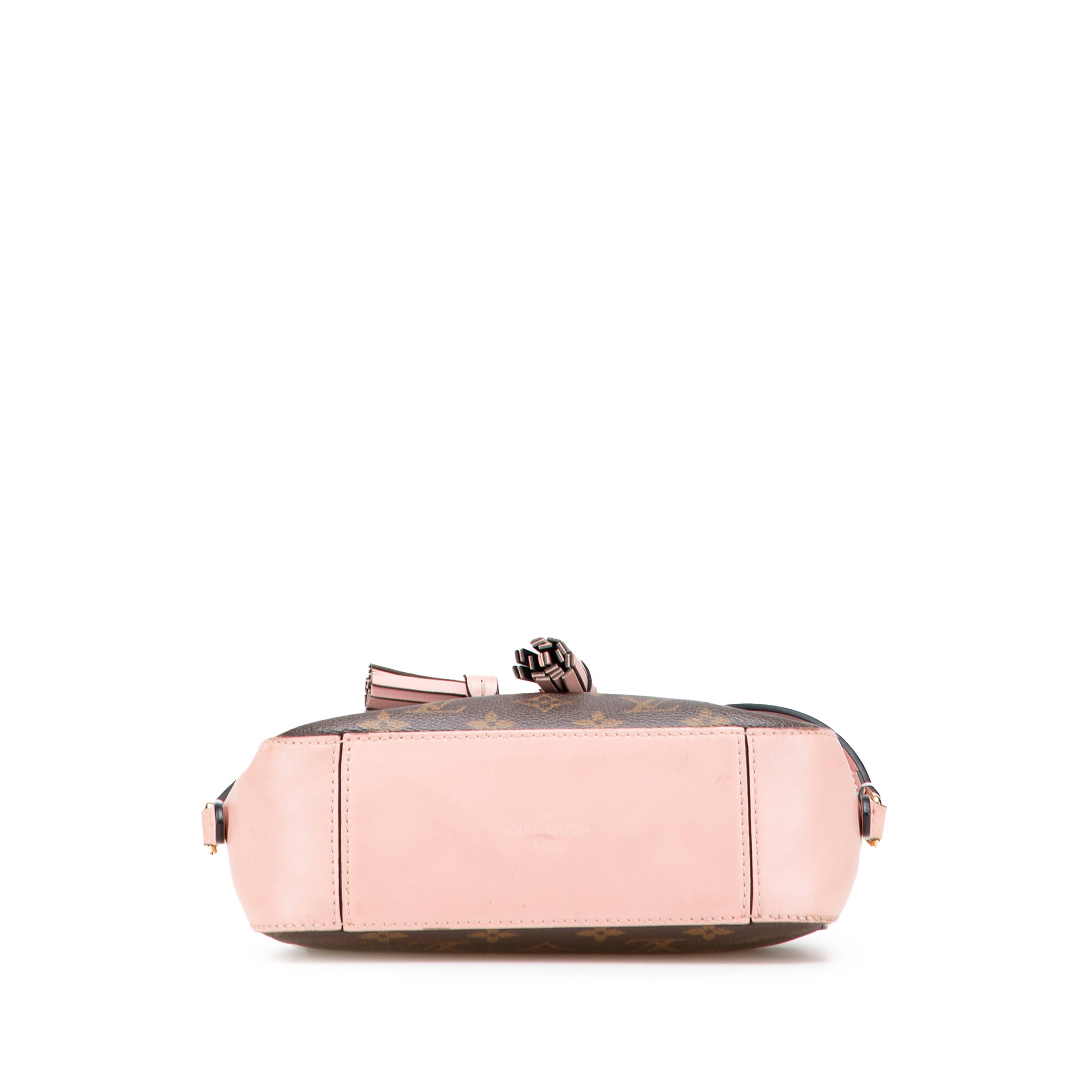 Louis Vuitton Monogram Saintonge, från Luxclusif, i färgen brown. Klicka för att öppna bilden i stort format