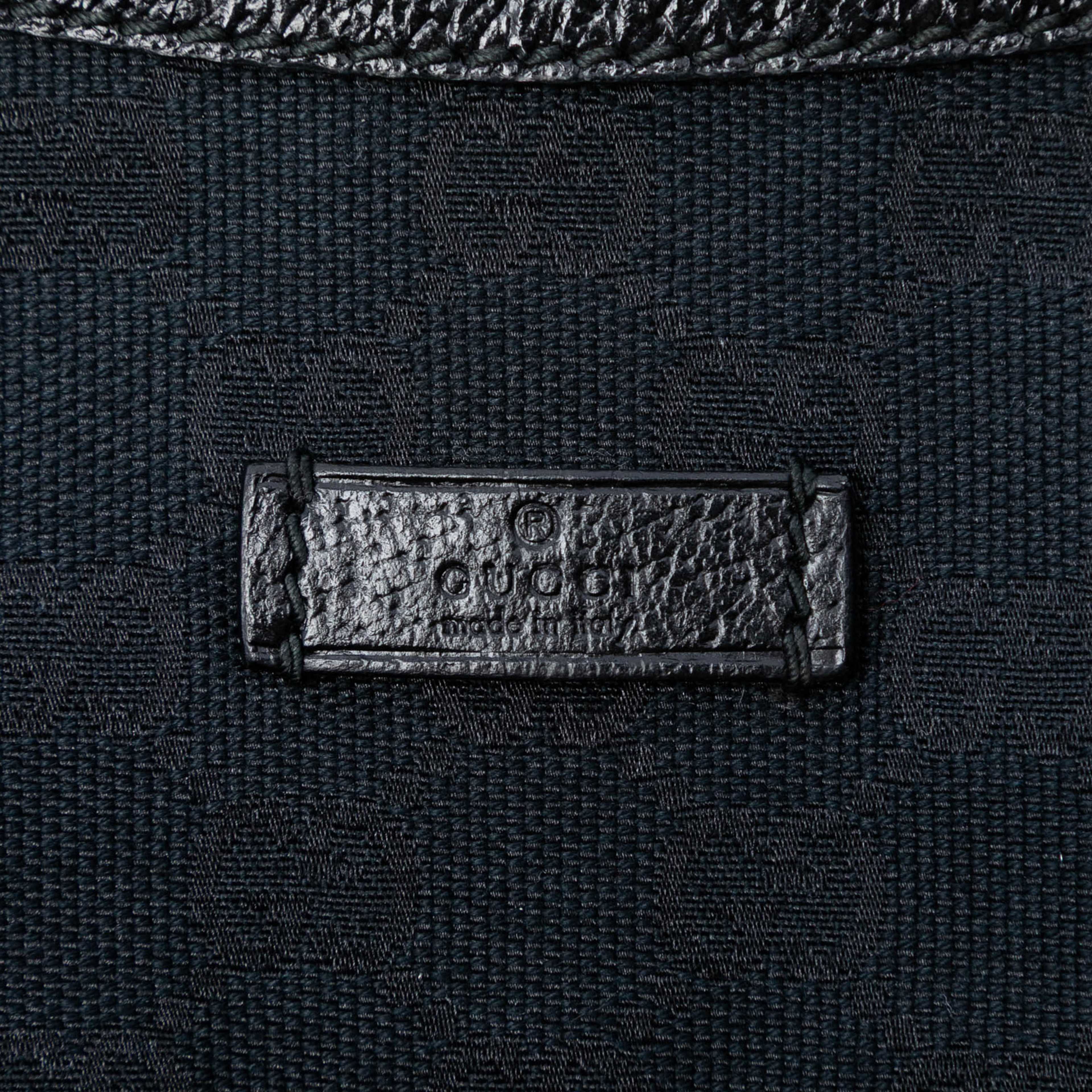 Gucci Gg Canvas Crossbody, från Luxclusif, i färgen black. Klicka för att öppna bilden i stort format