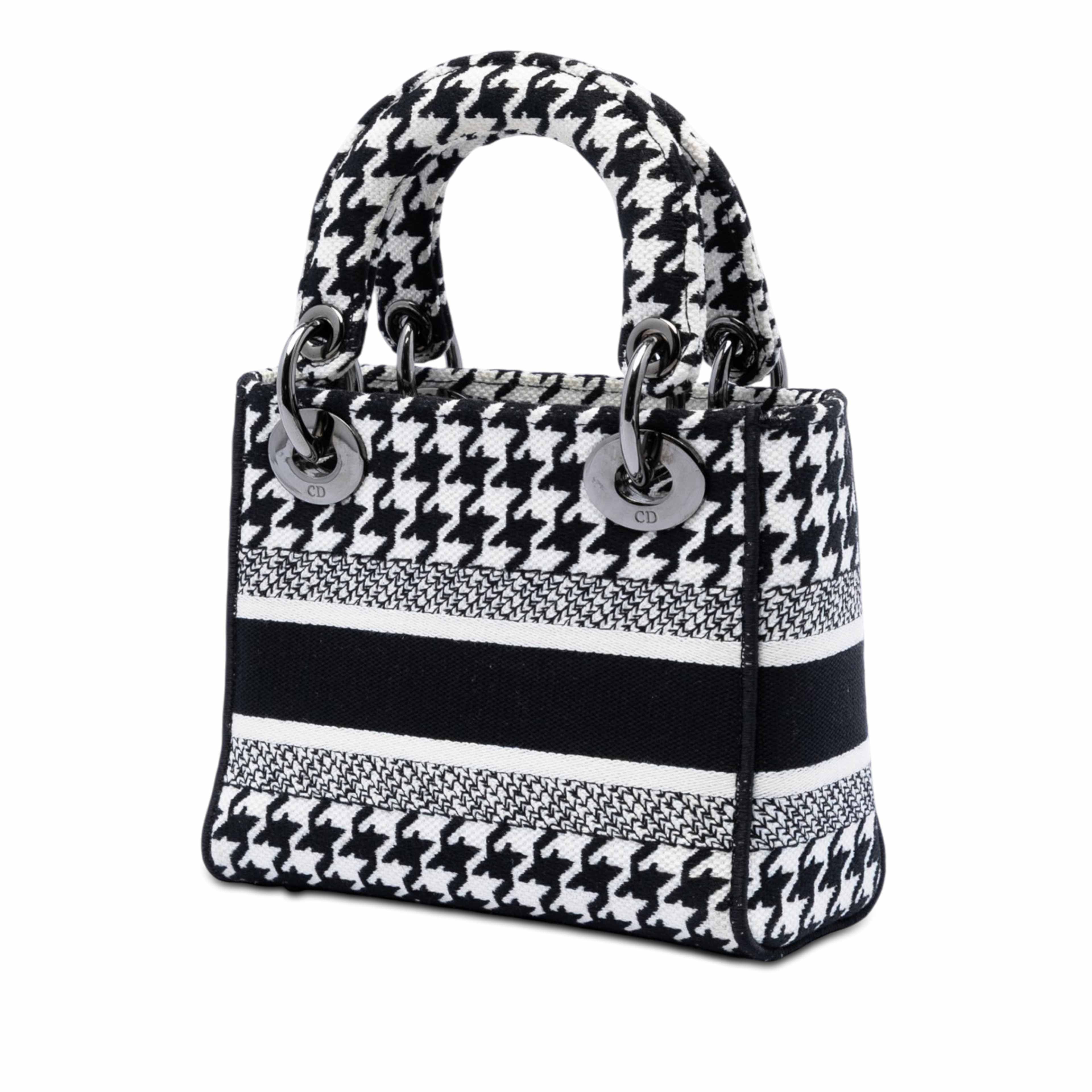 Dior Mini Embroidered Canvas Houndstooth Lady D Lite, från Luxclusif, i färgen vit. Klicka för att öppna bilden i stort format