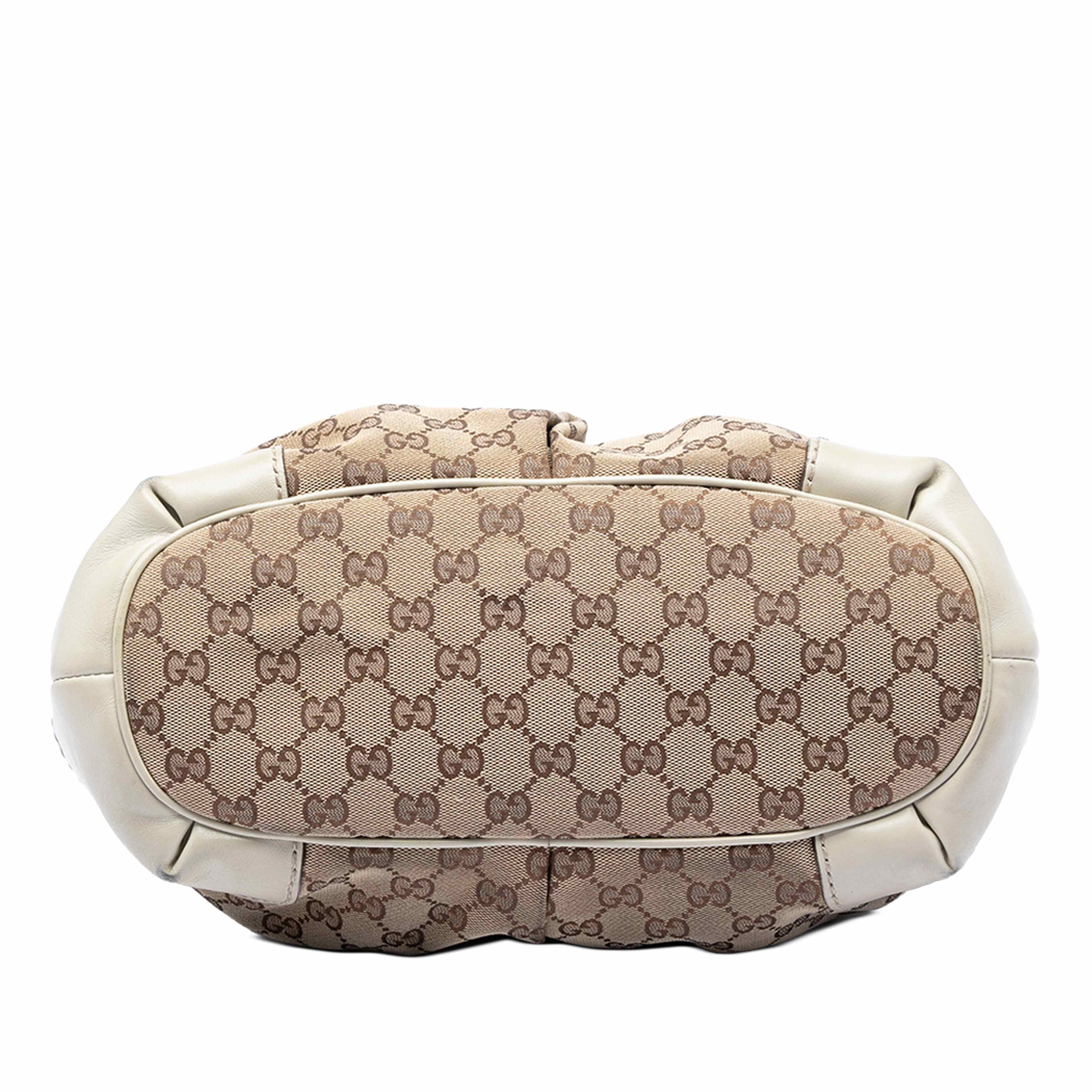 Gucci Gg Canvas Sukey Satchel, från Luxclusif, i färgen beige. Klicka för att öppna bilden i stort format