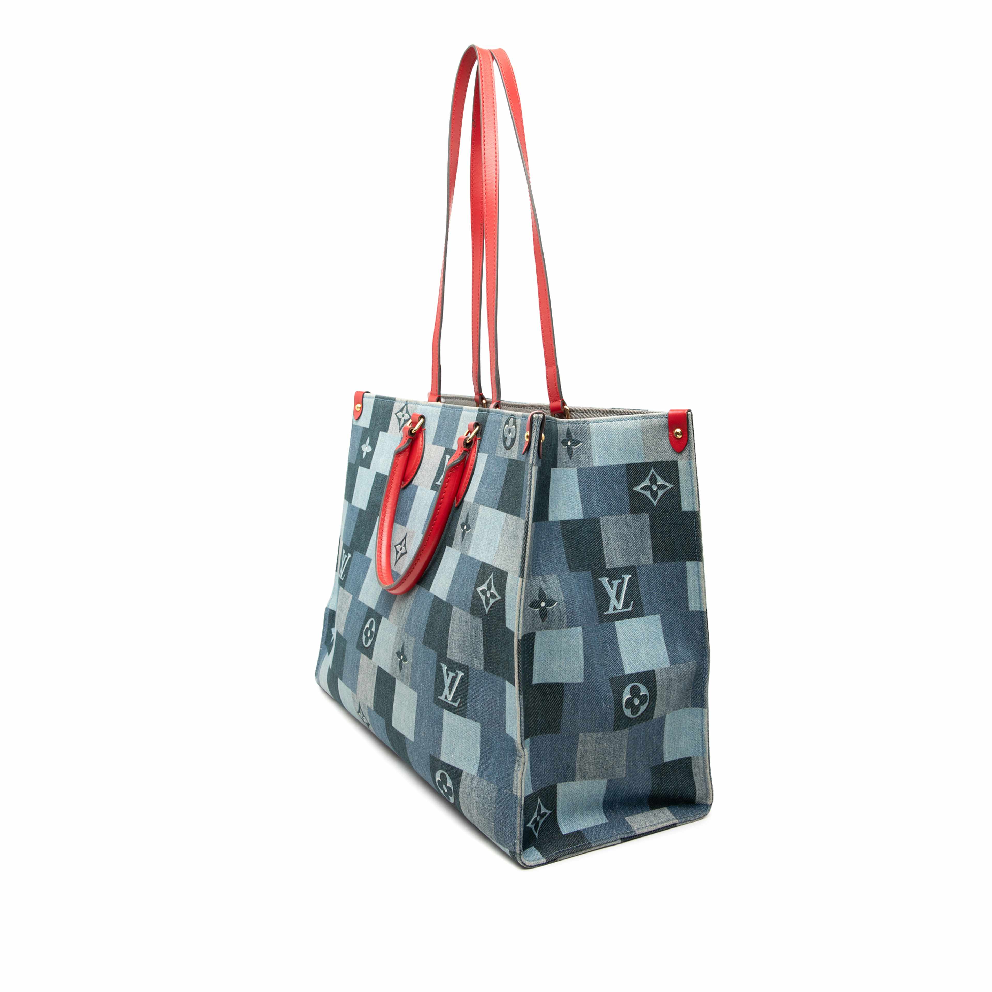 Louis Vuitton Monogram Denim Onthego Gm, från Luxclusif, i färgen blå. Klicka för att öppna bilden i stort format