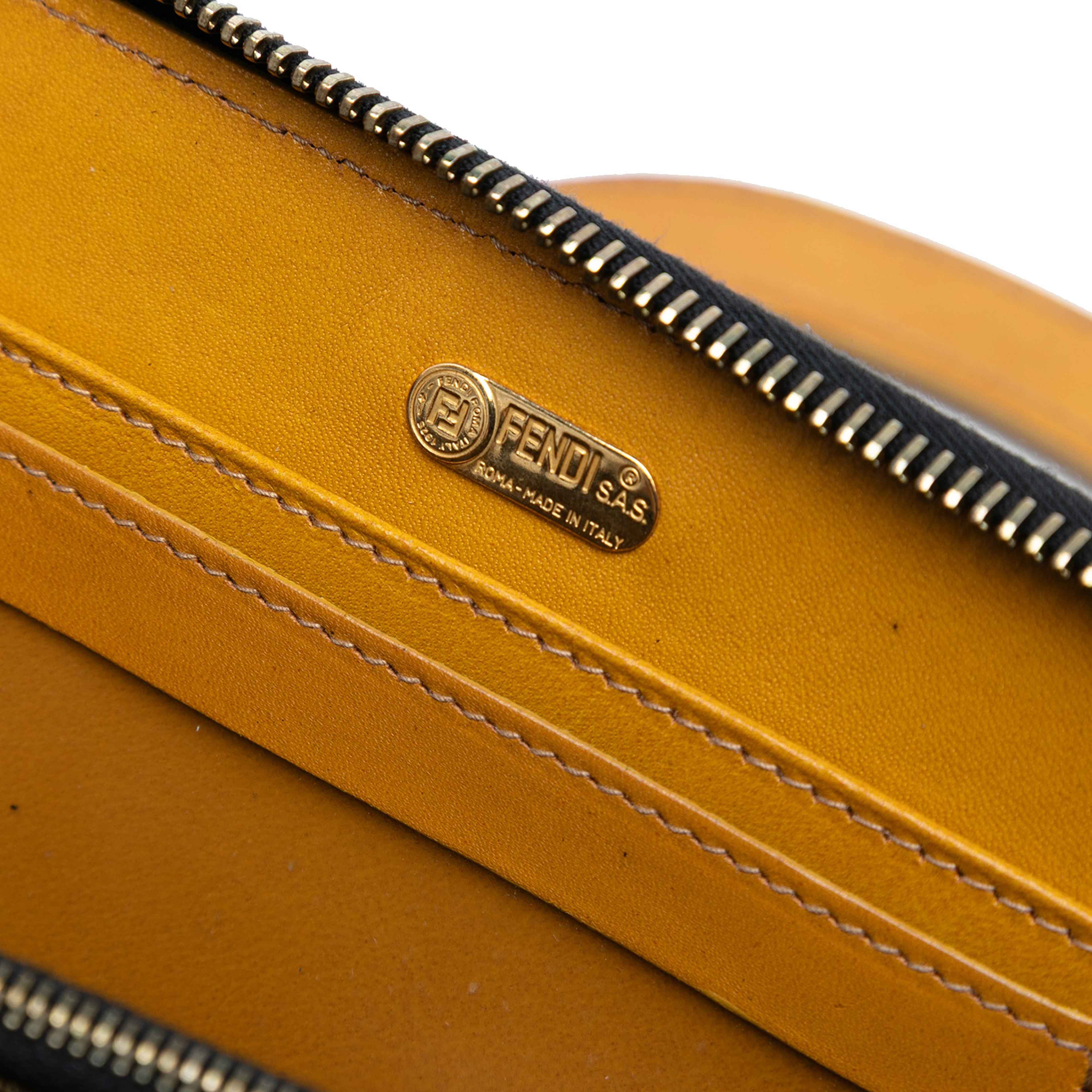 Fendi Zebra Print Canvas Twins Handbag, från Luxclusif, i färgen brown. Klicka för att öppna bilden i stort format