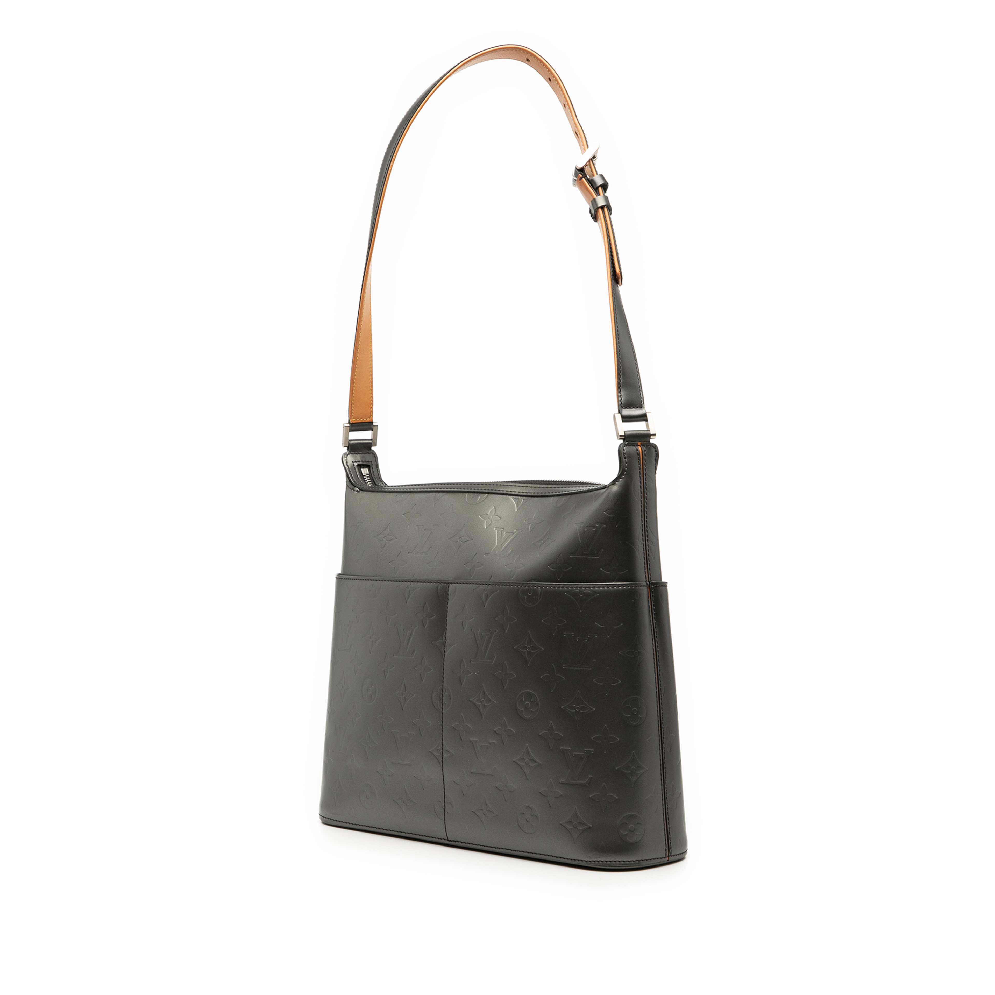 Louis Vuitton Monogram Mat Sutter, från Luxclusif, i färgen dark gray. Klicka för att öppna bilden i stort format