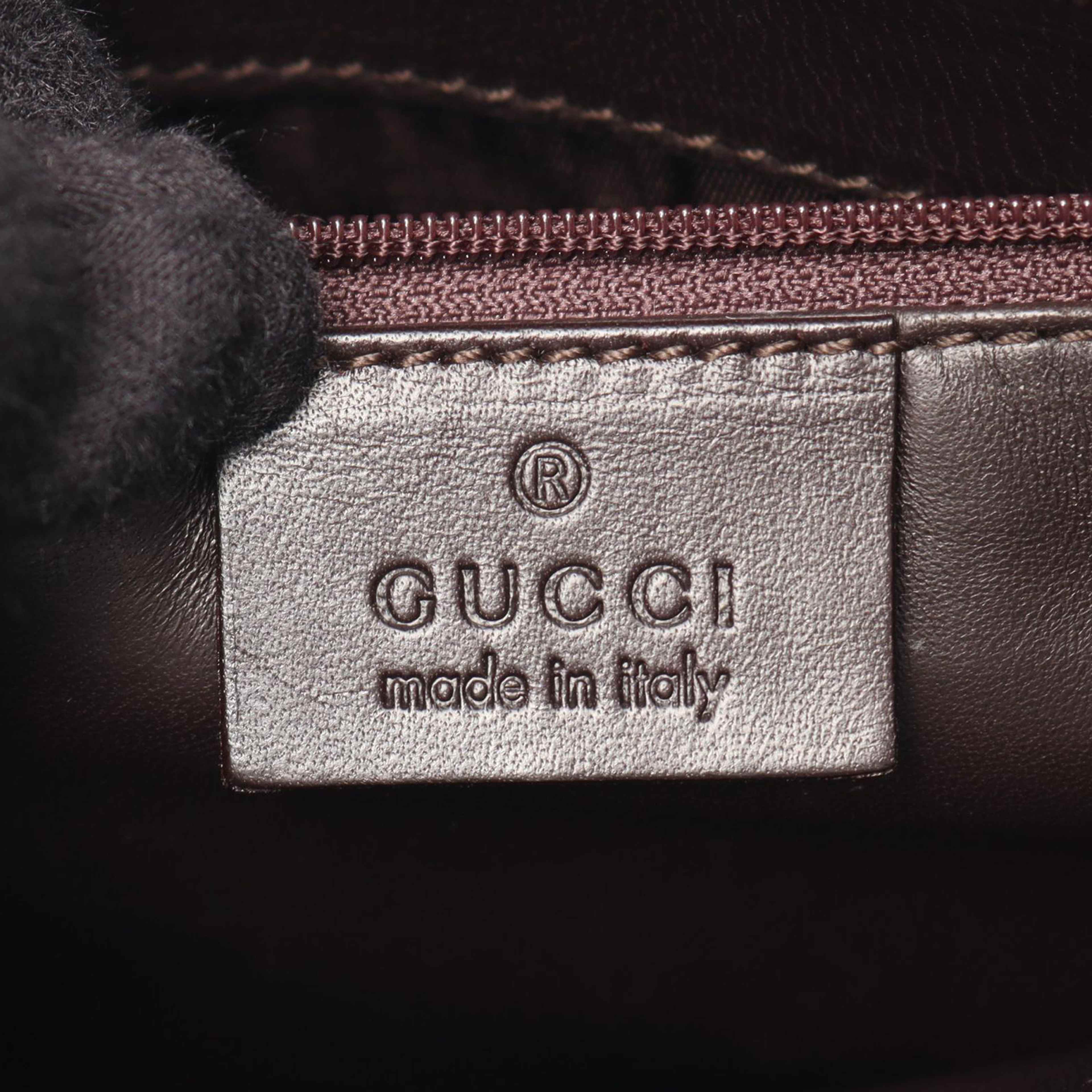 Gucci Calfskin Shoulder Bag, från Luxclusif, i färgen brun. Klicka för att öppna bilden i stort format