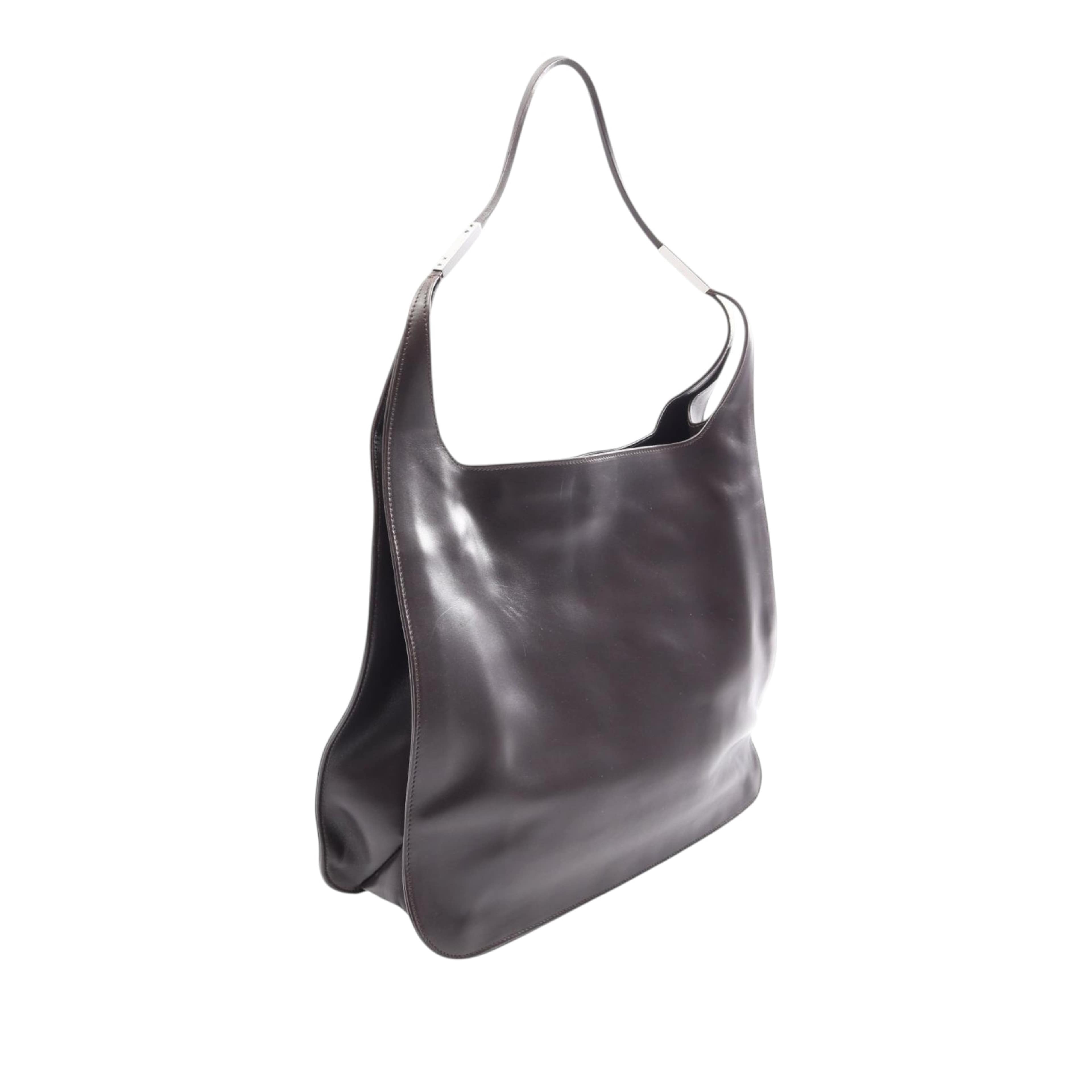 Gucci Calfskin Shoulder Bag, från Luxclusif, i färgen brun. Klicka för att öppna bilden i stort format