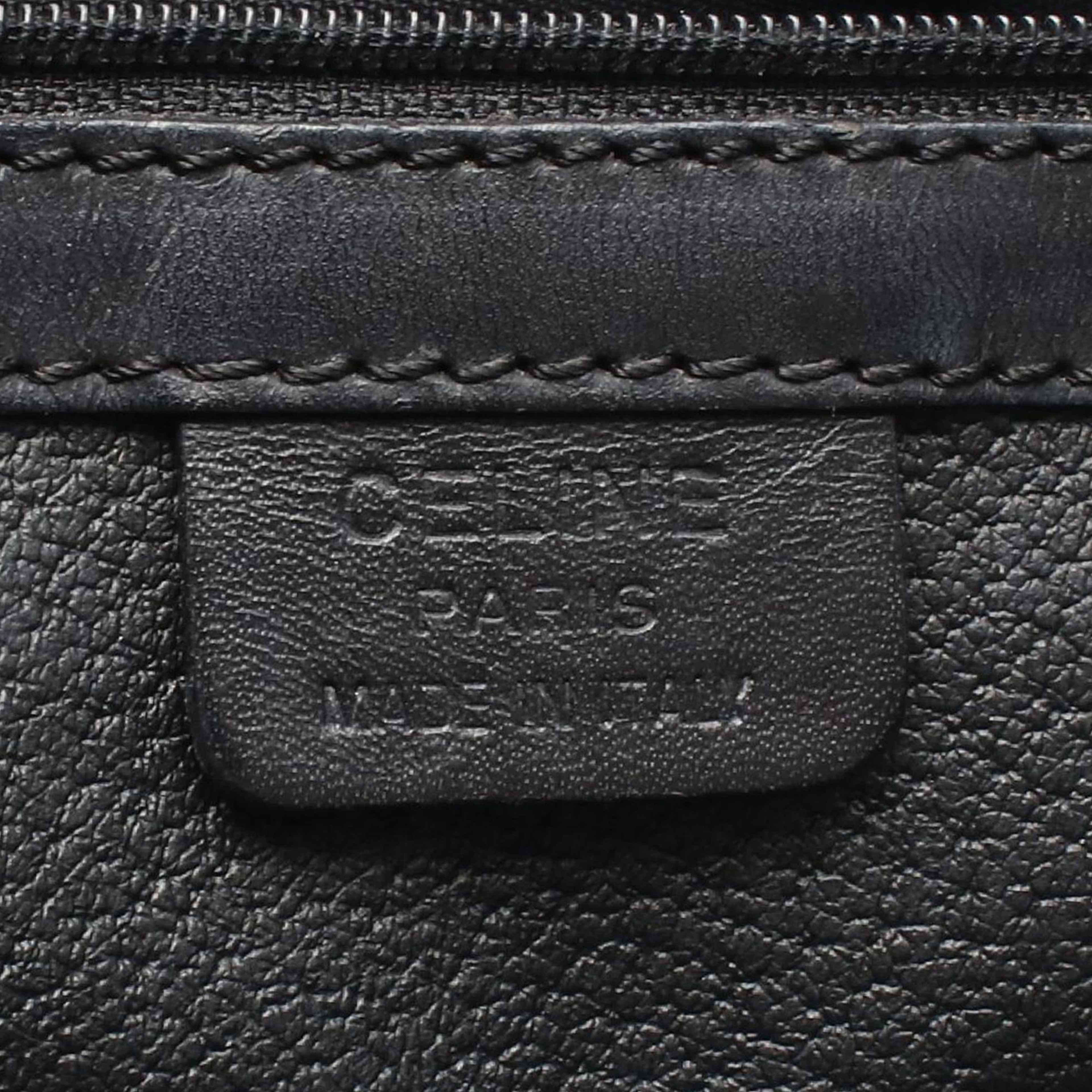 Celine Macadam Coated Canvas Handbag, från Luxclusif, i färgen black. Klicka för att öppna bilden i stort format